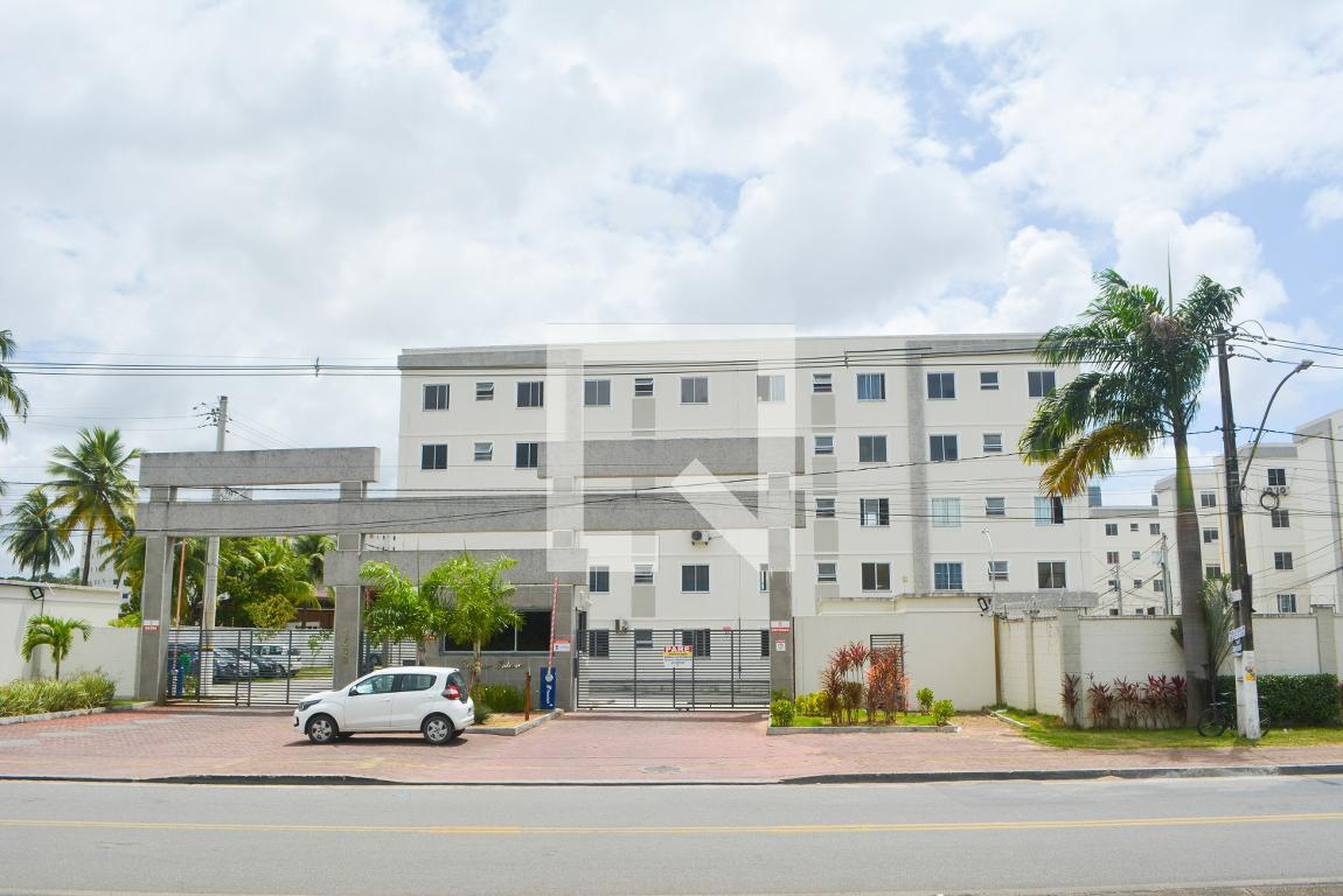 Fachada do condomínio Condomínio em BA-526, 1632