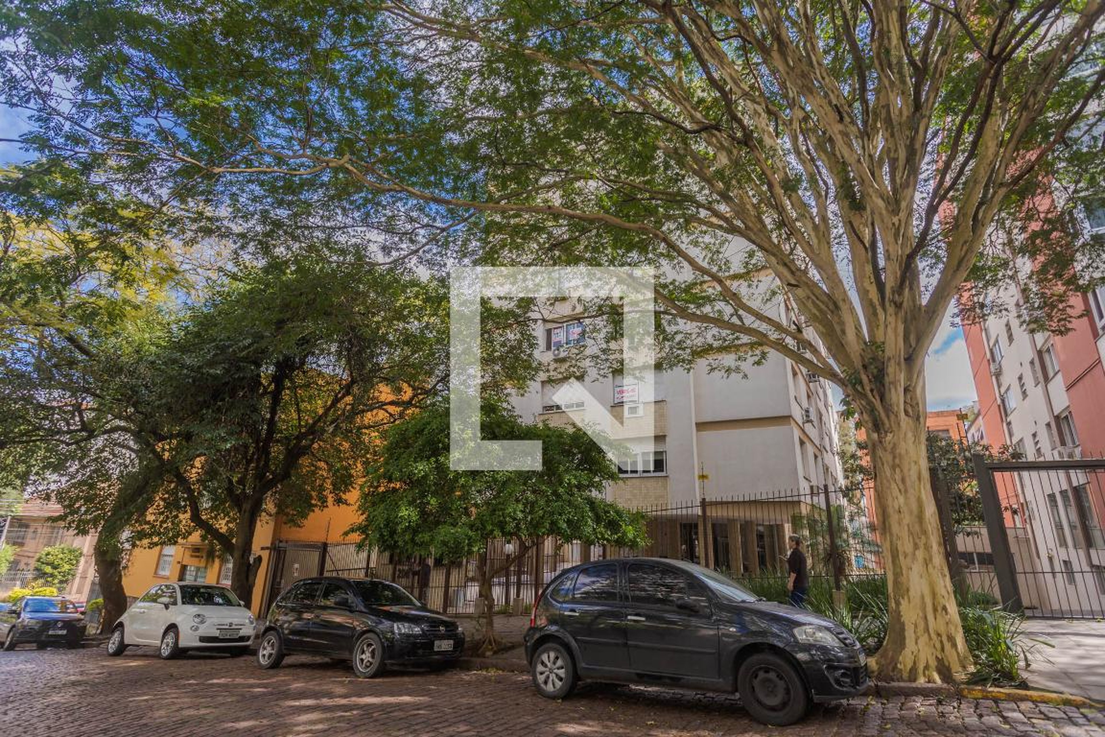 Fachada Condomínio em Rua André Puente, 200