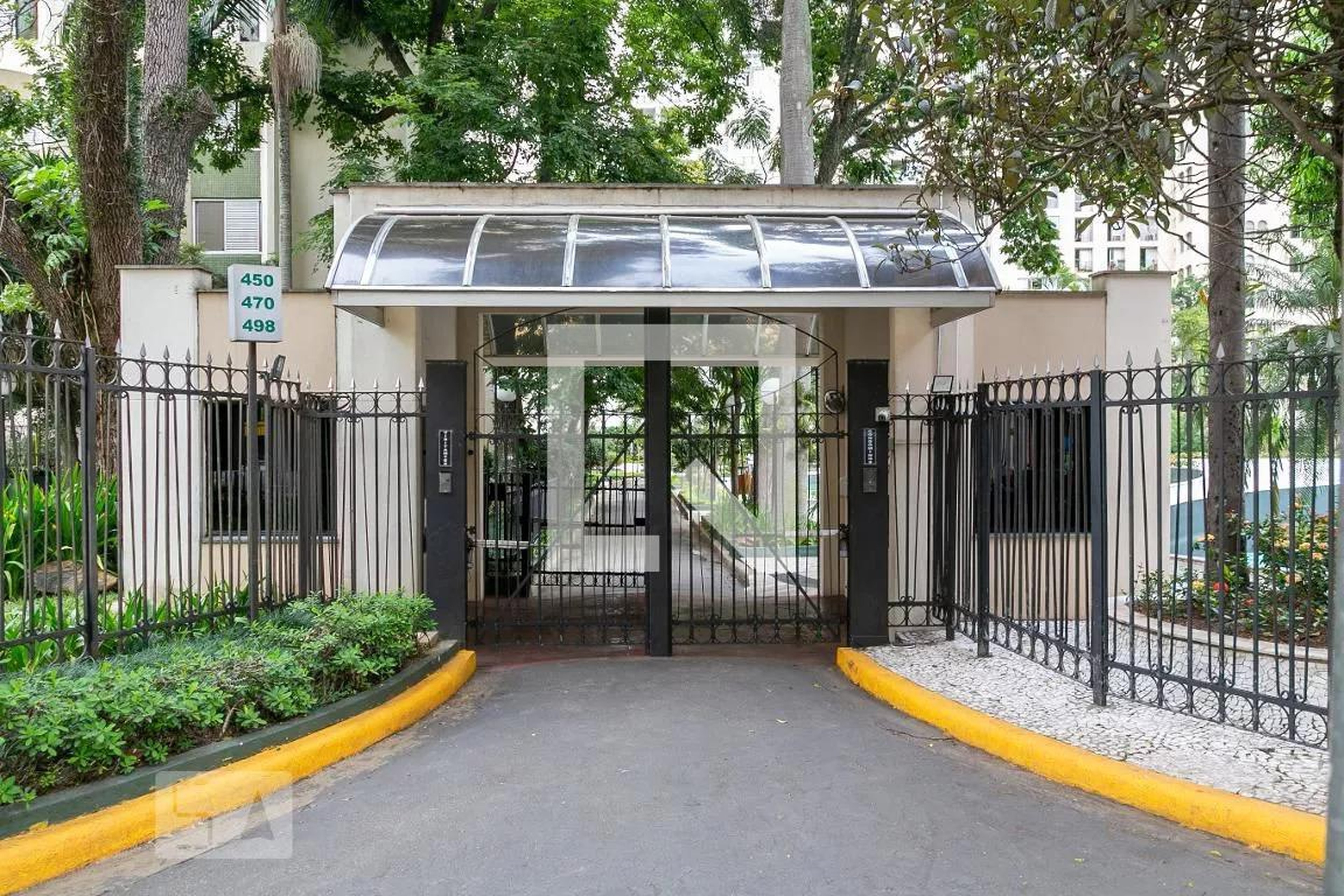 Fachada do Condomínio Condomínio Conjunto Residencial Praça dos Franceses