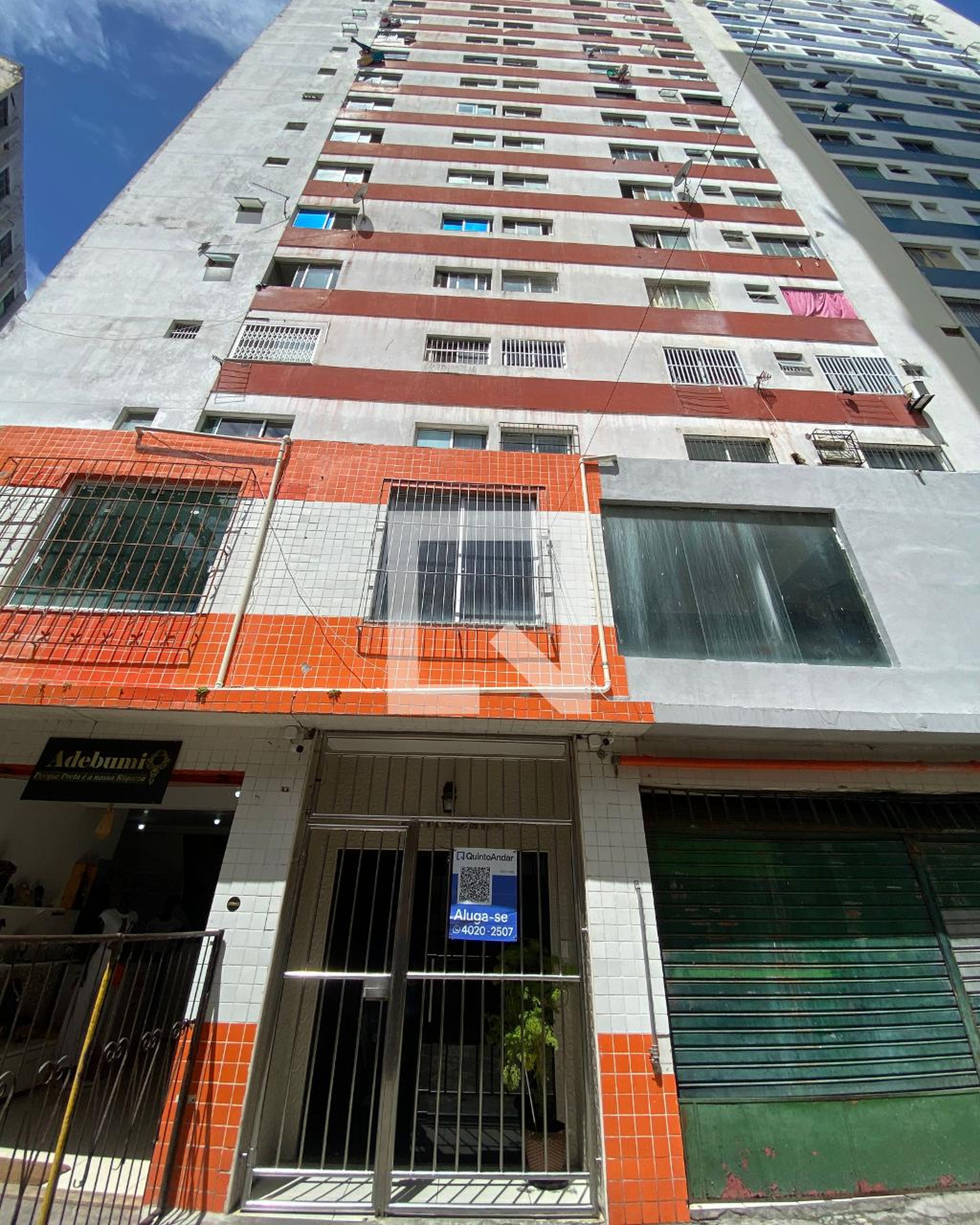 Fachada Condomínio em Rua Martins de Almeida, 560