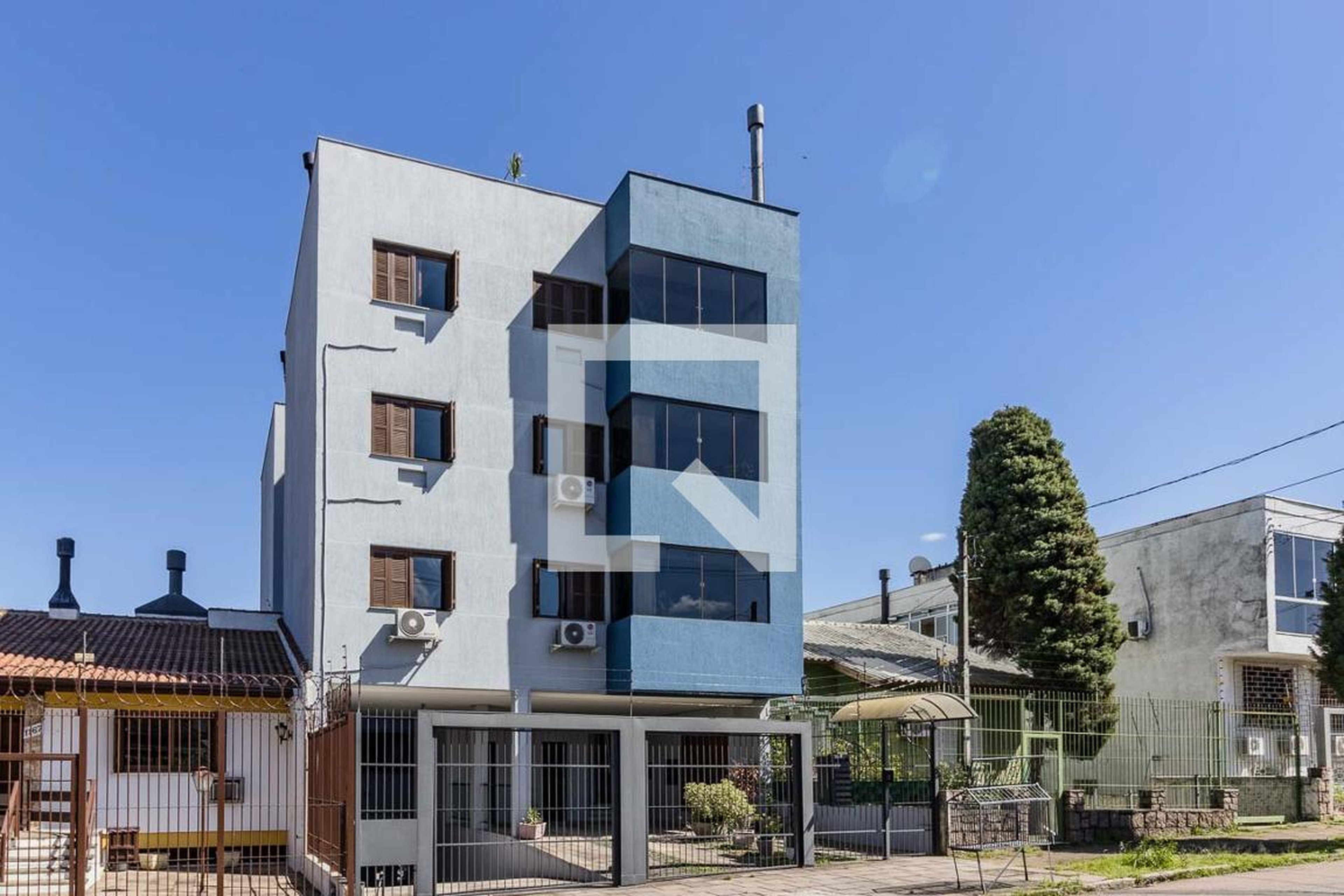 Fachada Condomínio Clemente Pinto