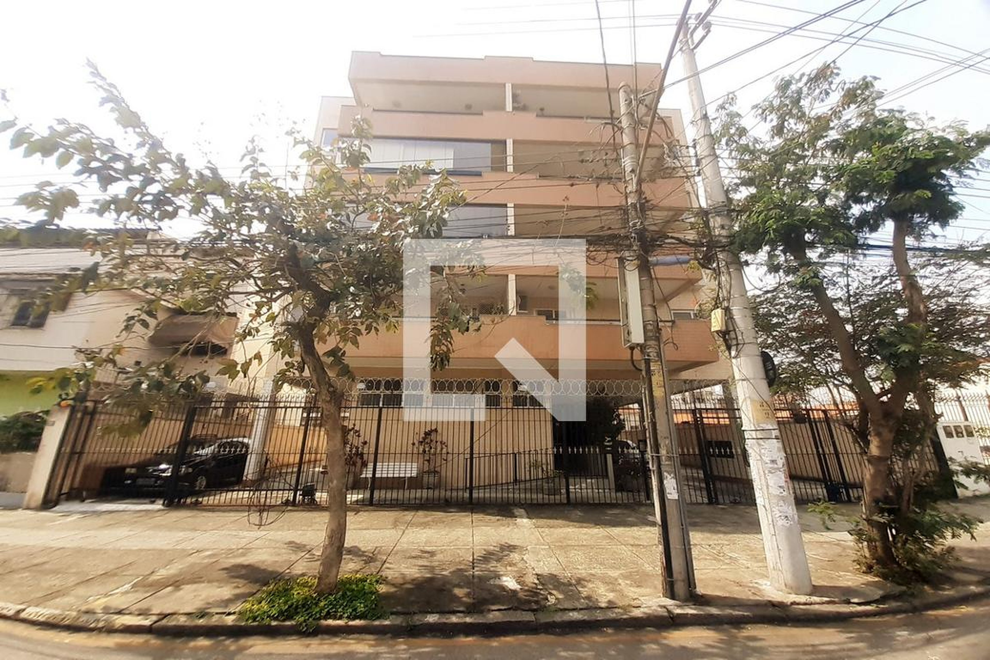 Fachada Condomínio em Rua Coronel Cota, 102