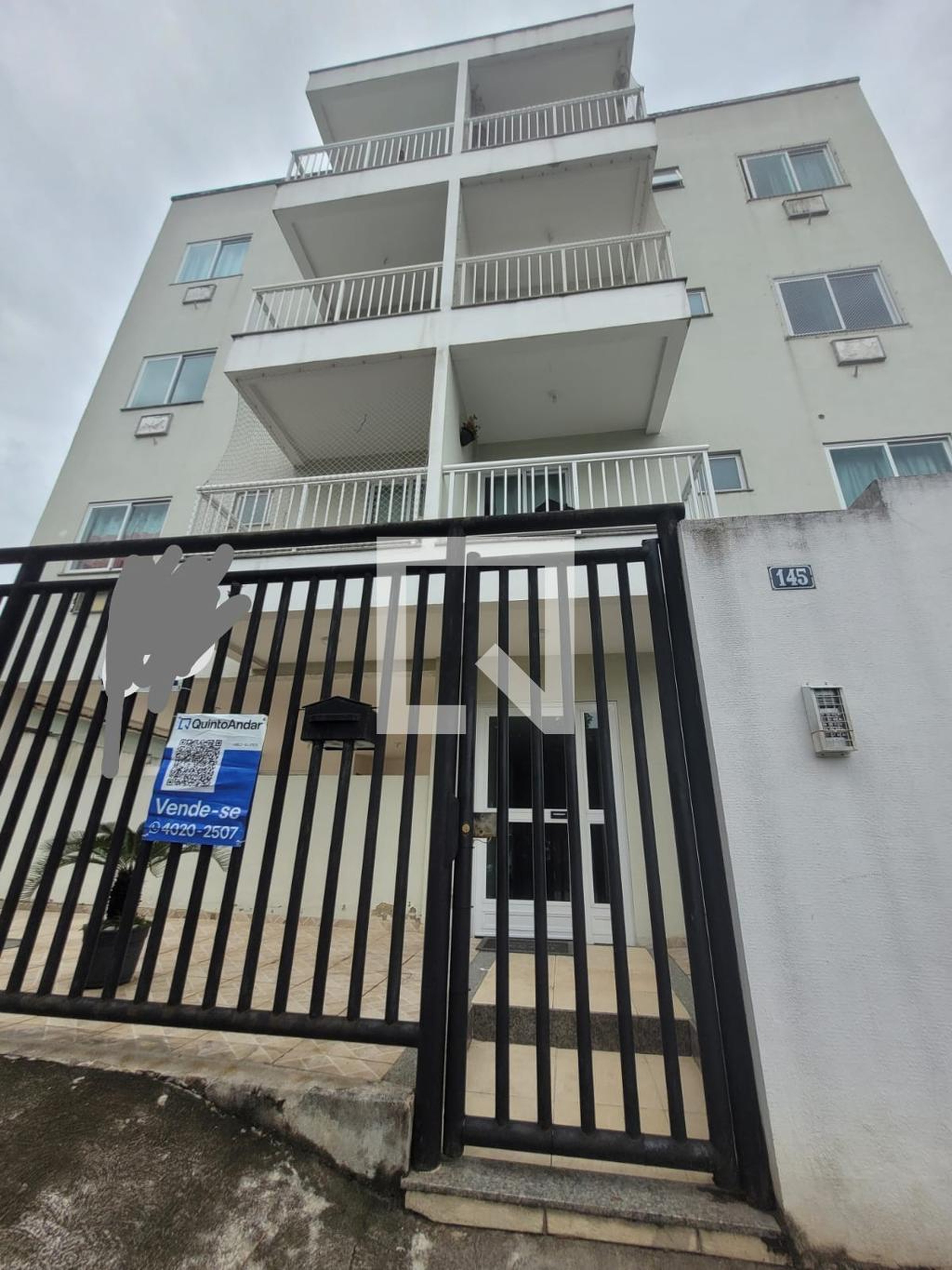 Fachada Condomínio em Rua Cecari, 145