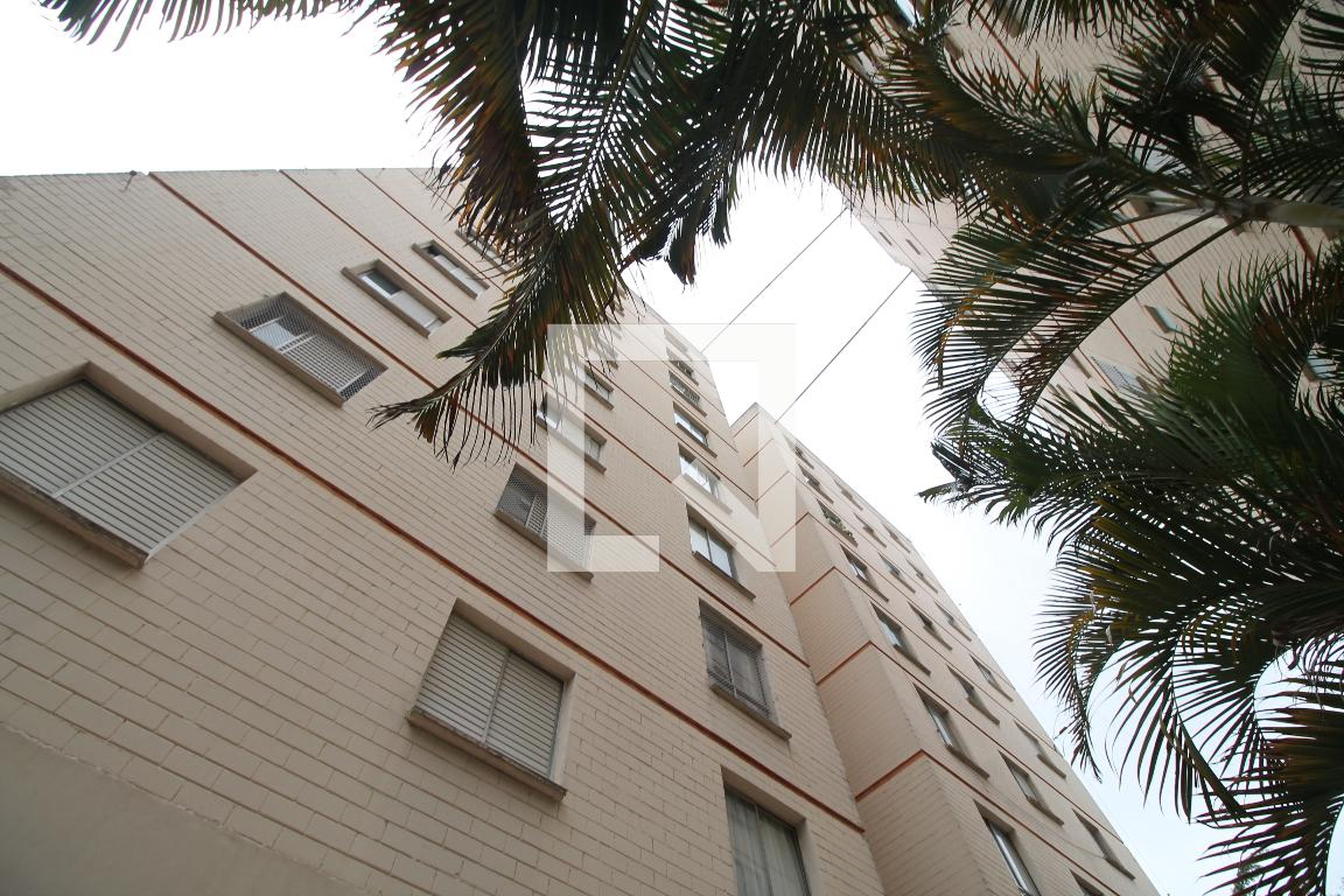 Fachada do Prédio Condomínio em Rua Piraquara, 500