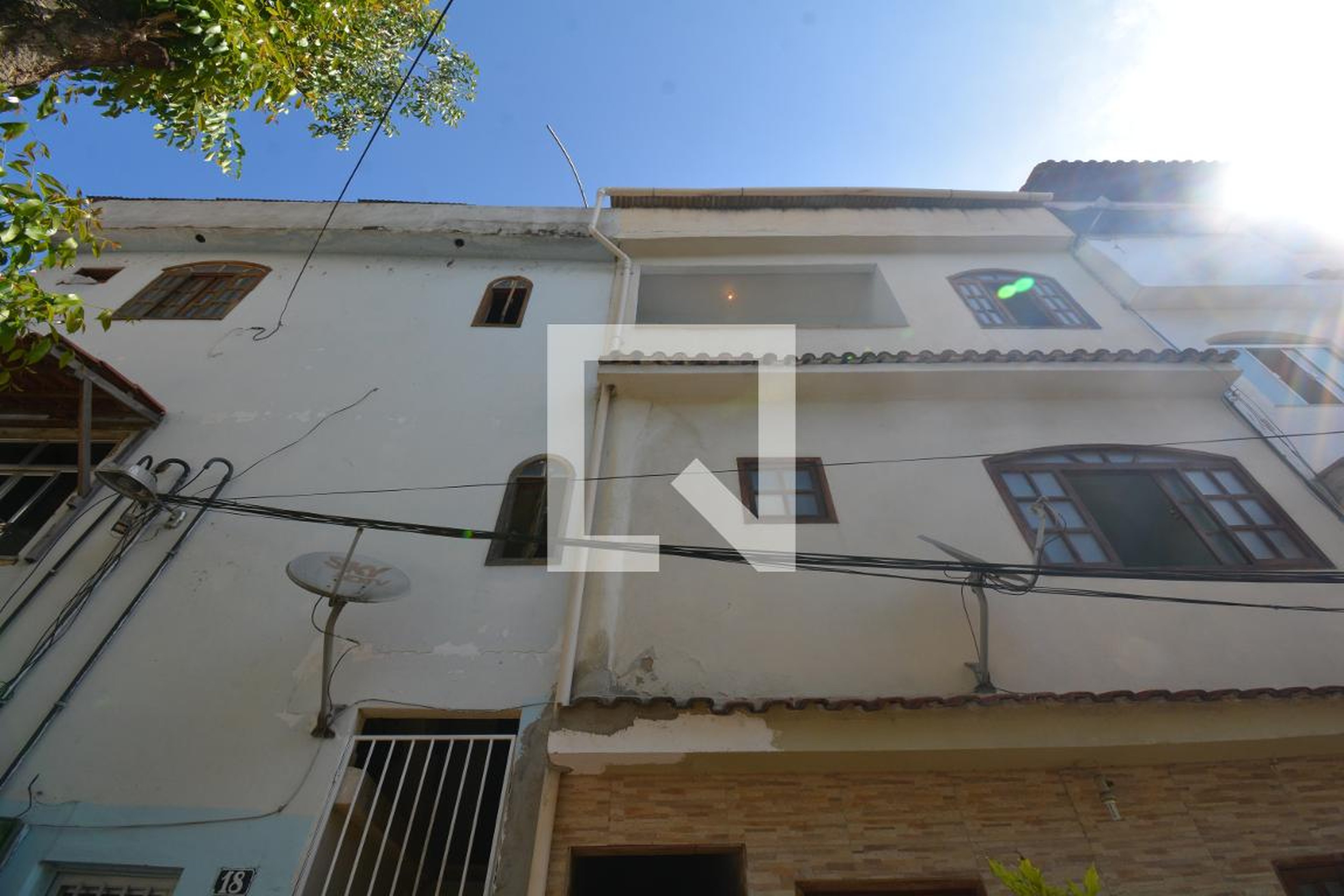 Fachada Condomínio em Rua Teles, 115 A