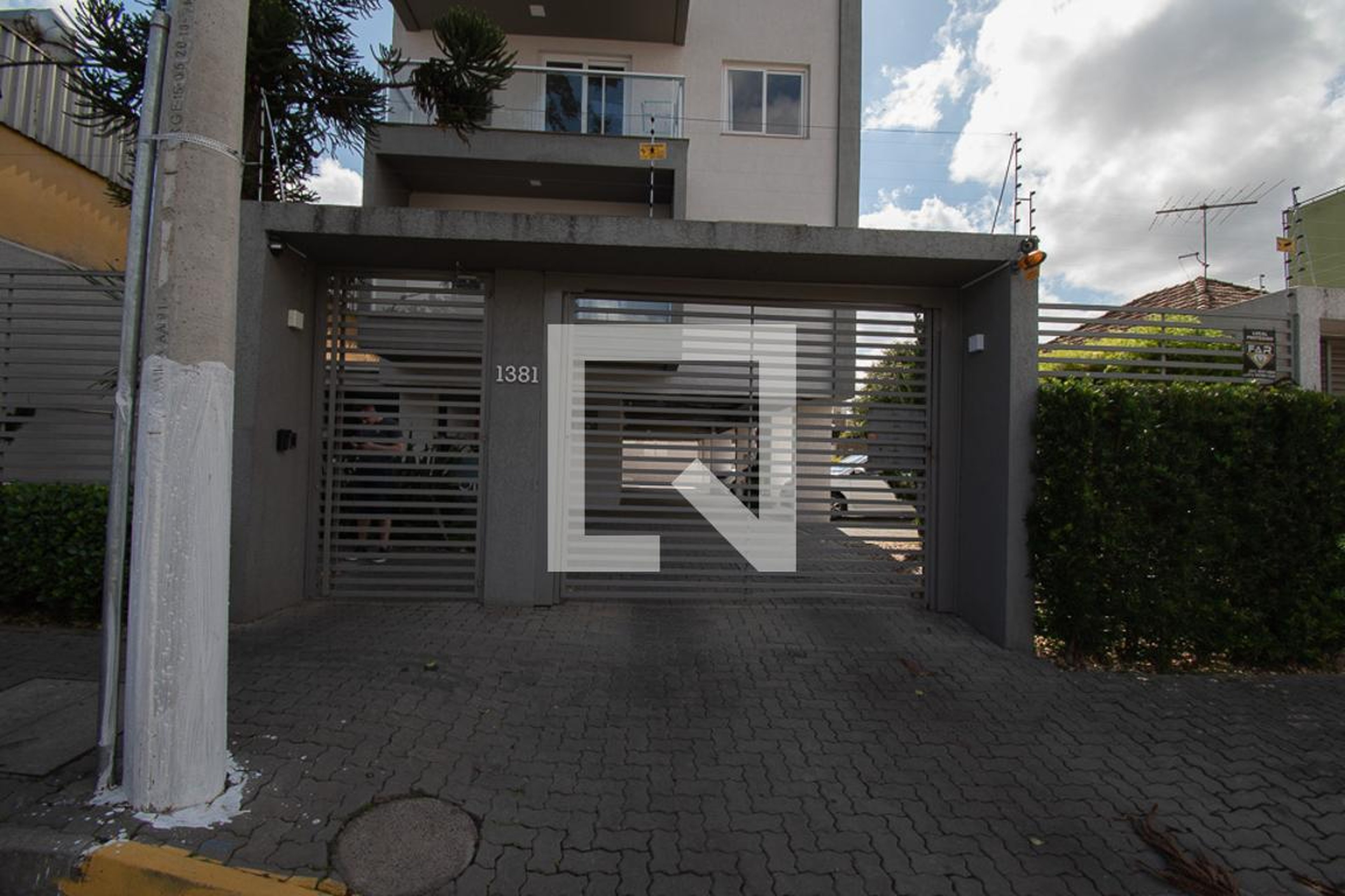 entrada do prédio - One