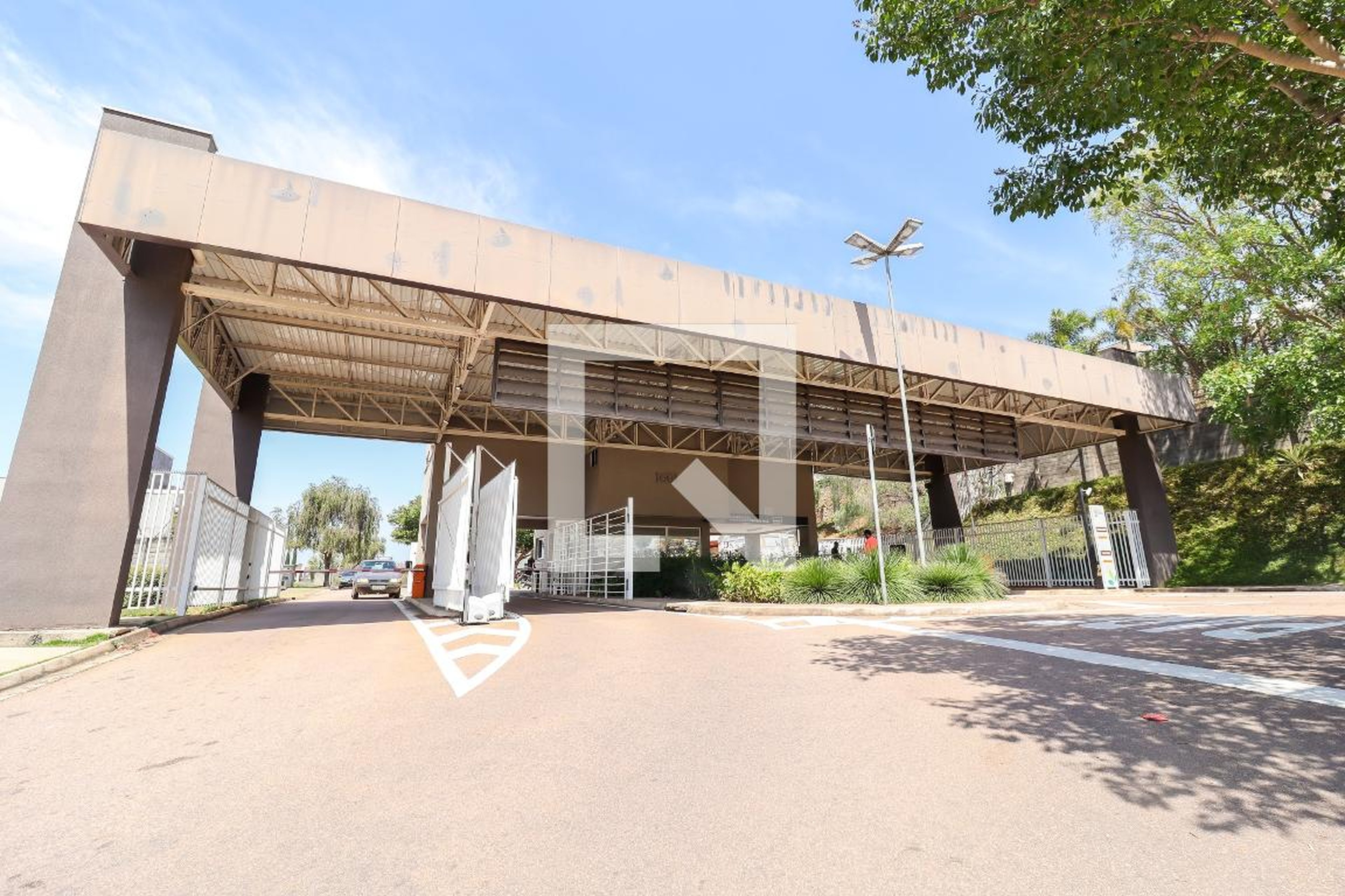 Fachada do Condomínio Condomínio Bosque dos Jatobas