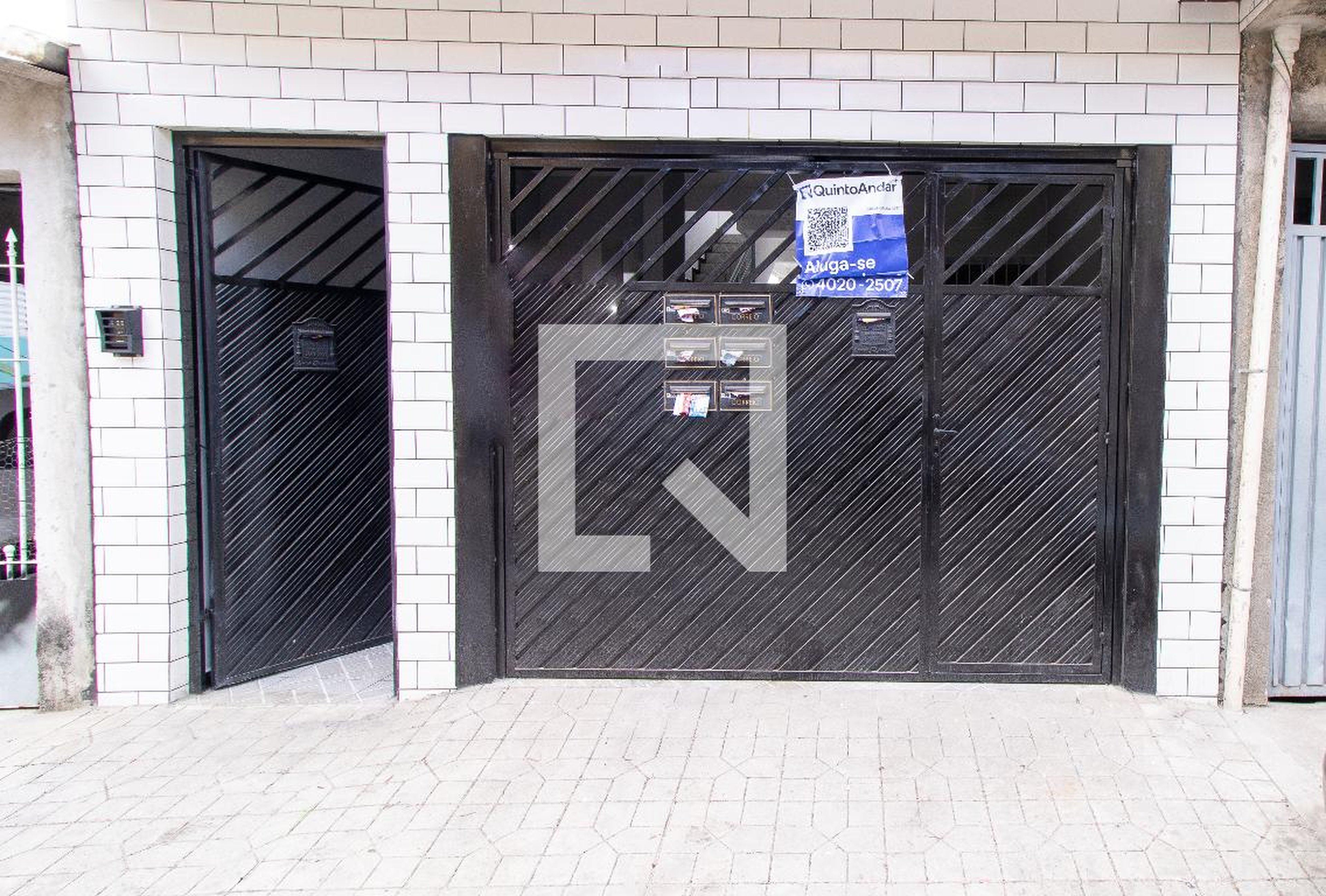 Fachada Condomínio em Rua Professor Carlos da Silveira, 105