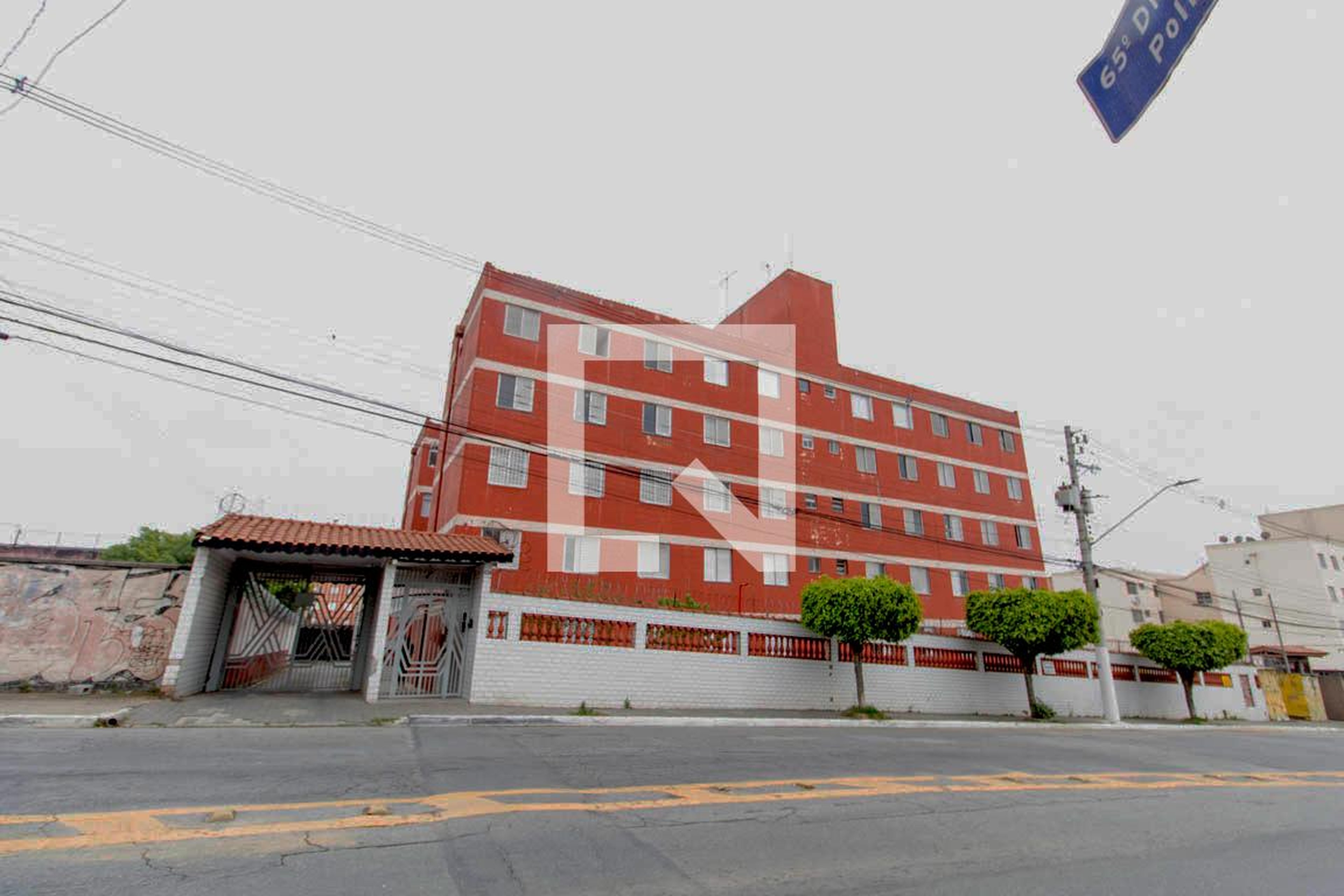 Fachada Condomínio em Rua Do Padre, 87