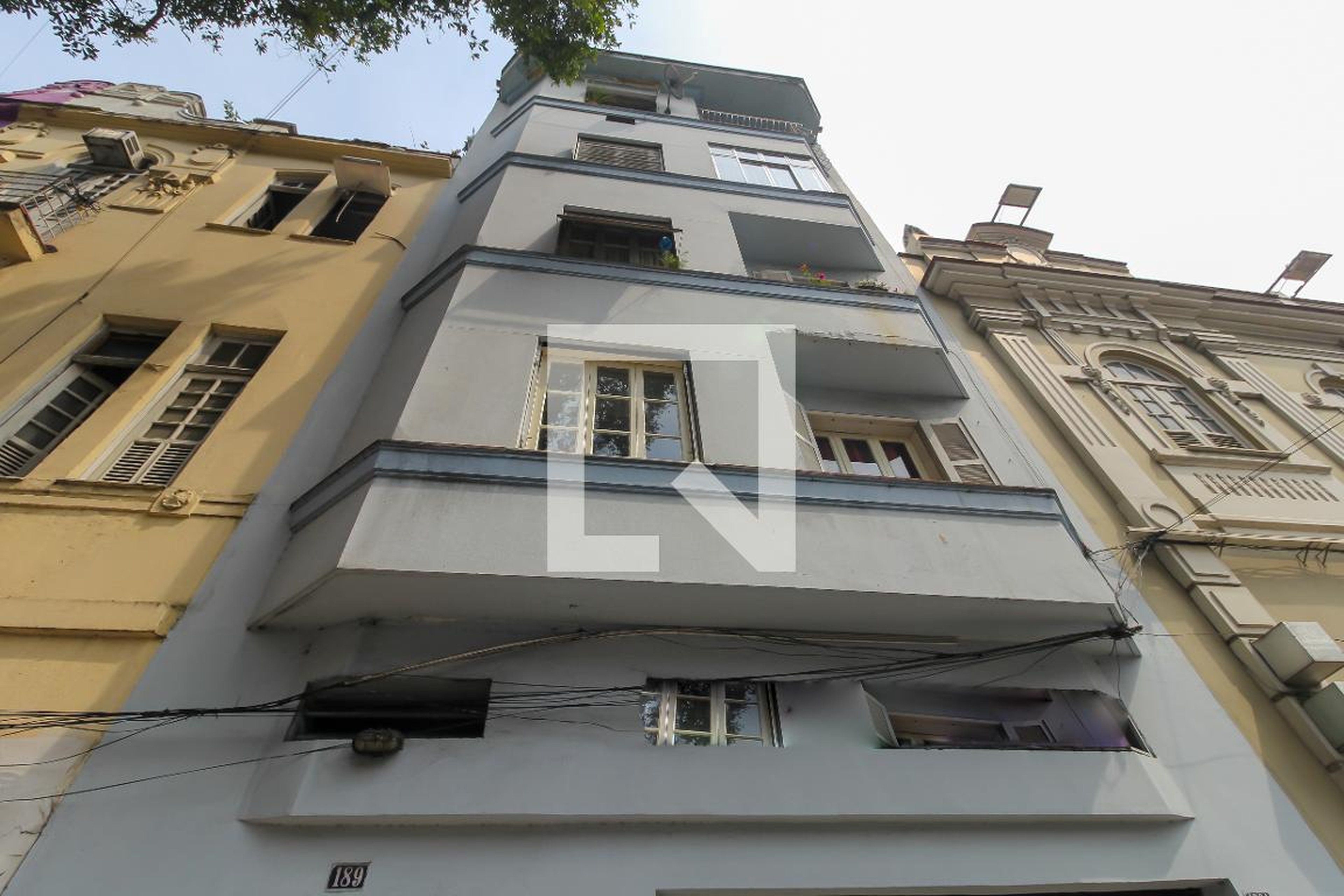 Fachada do Prédio Condomínio em Avenida Mem de Sá, 189