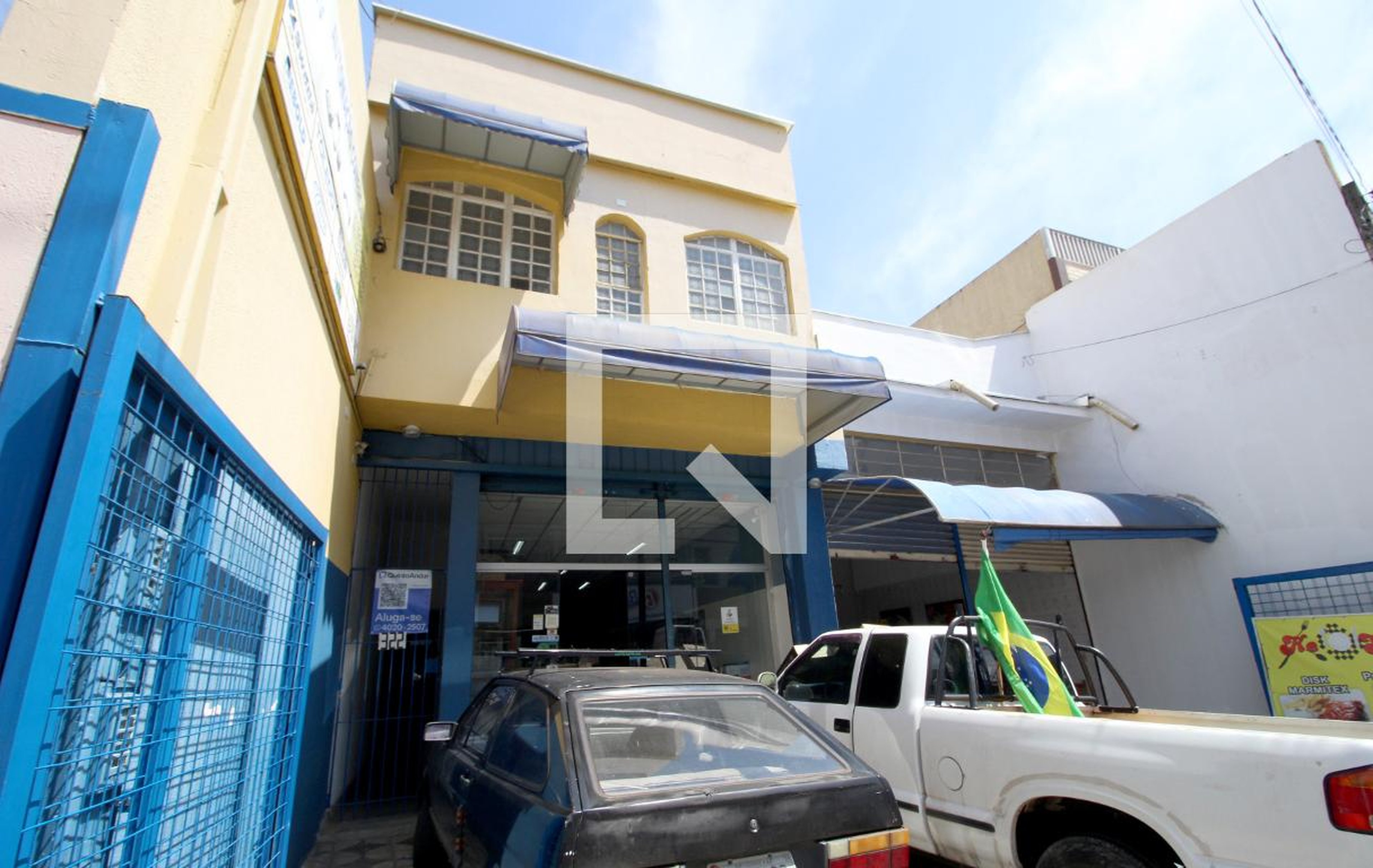 Fachada Condomínio em Rua Coronel Nogueira Padilha, 322