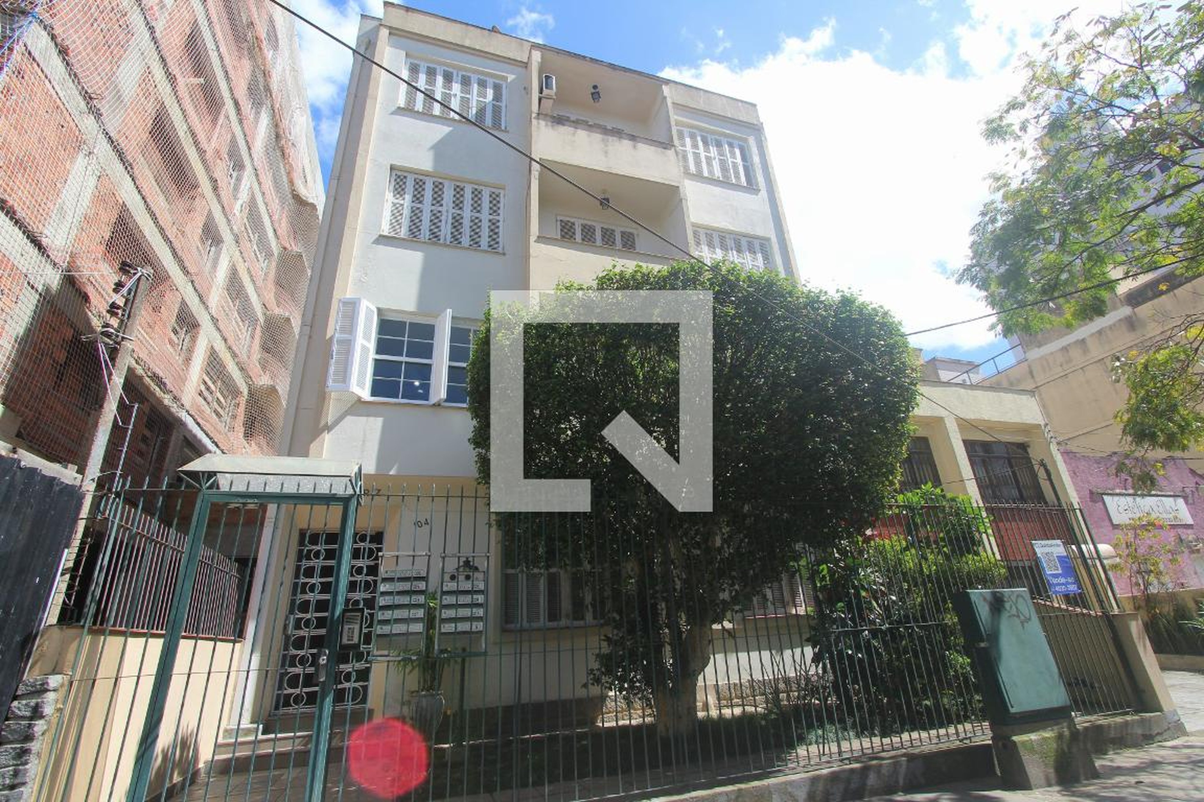 Fachada do Condomínio Edifício Beatriz