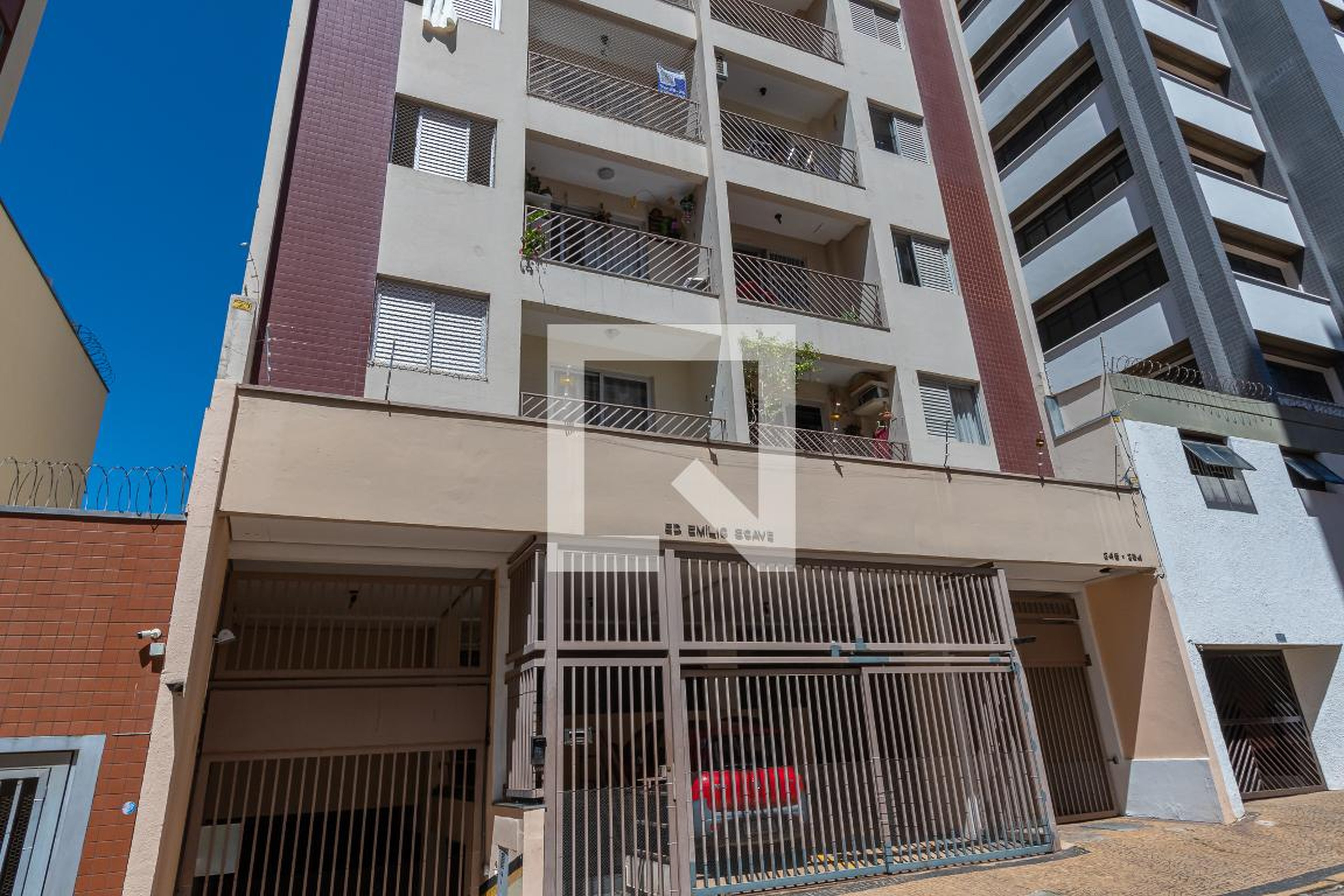 Fachada Condomínio em Rua Gen Câmara, 248