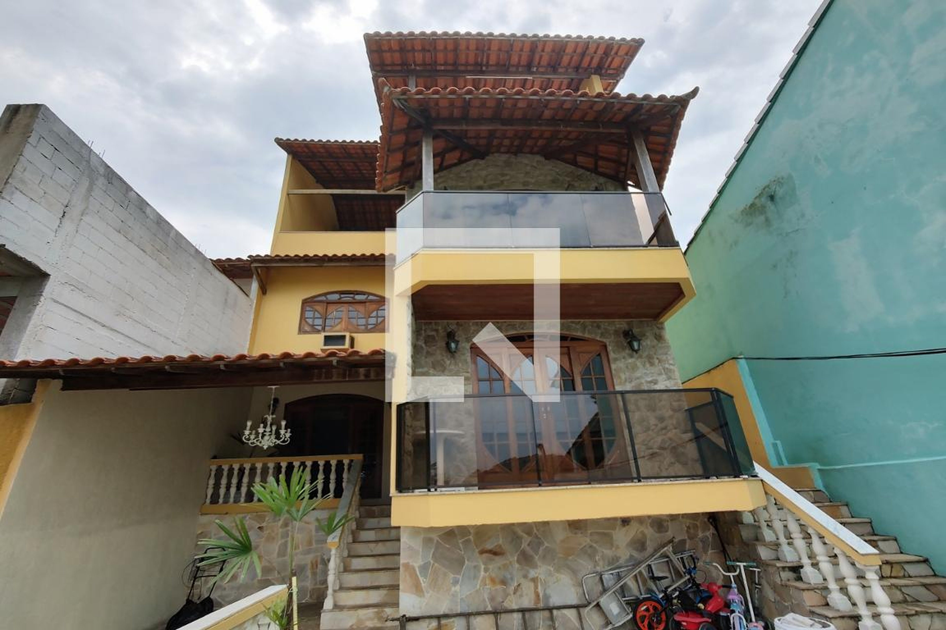 Fachada Condomínio em Rua Edgar Brasil, 133