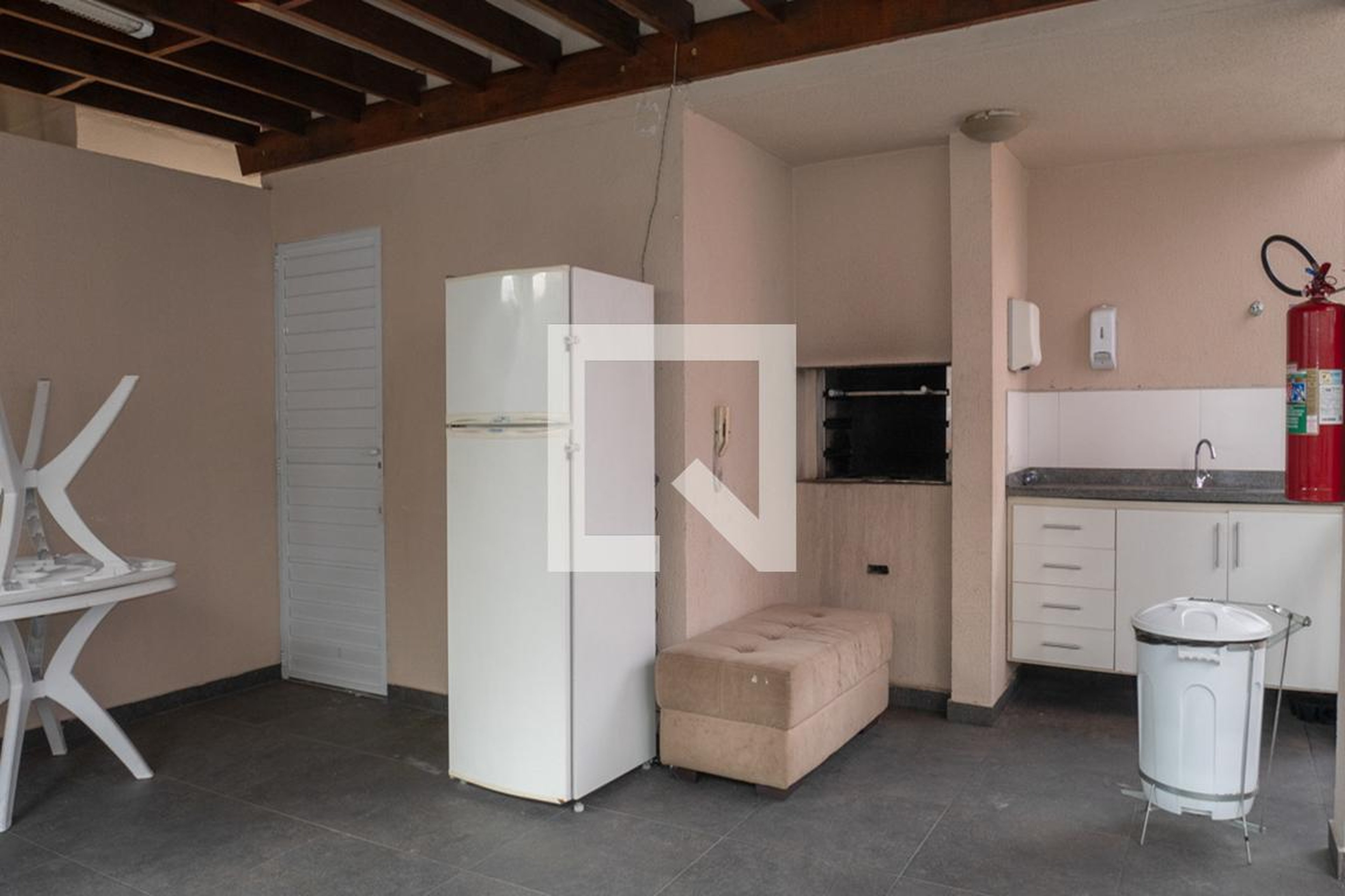 Churrasqueira - Residencial Violeta