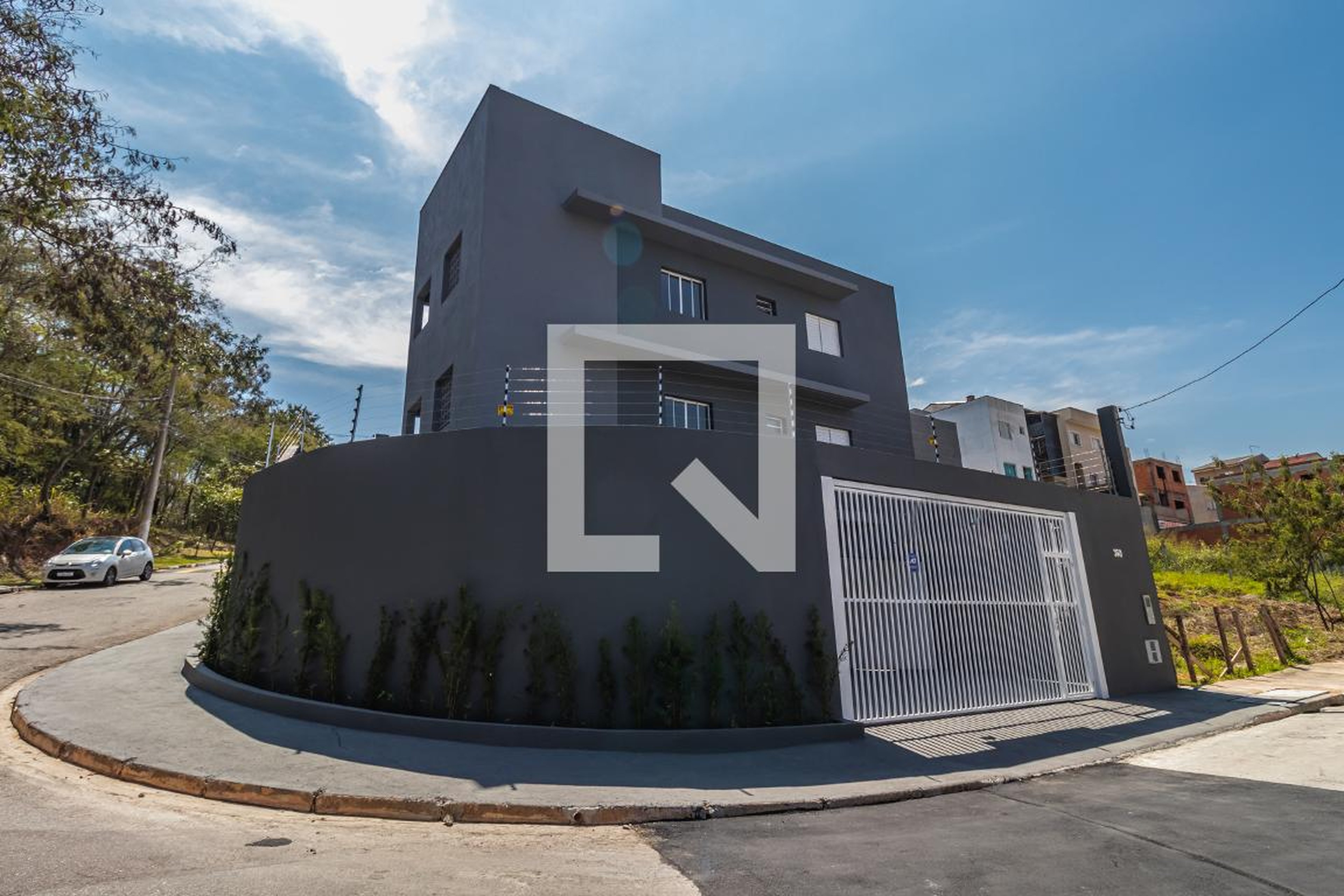 Fachada Condomínio em Rua Duque de Vila Real, 360