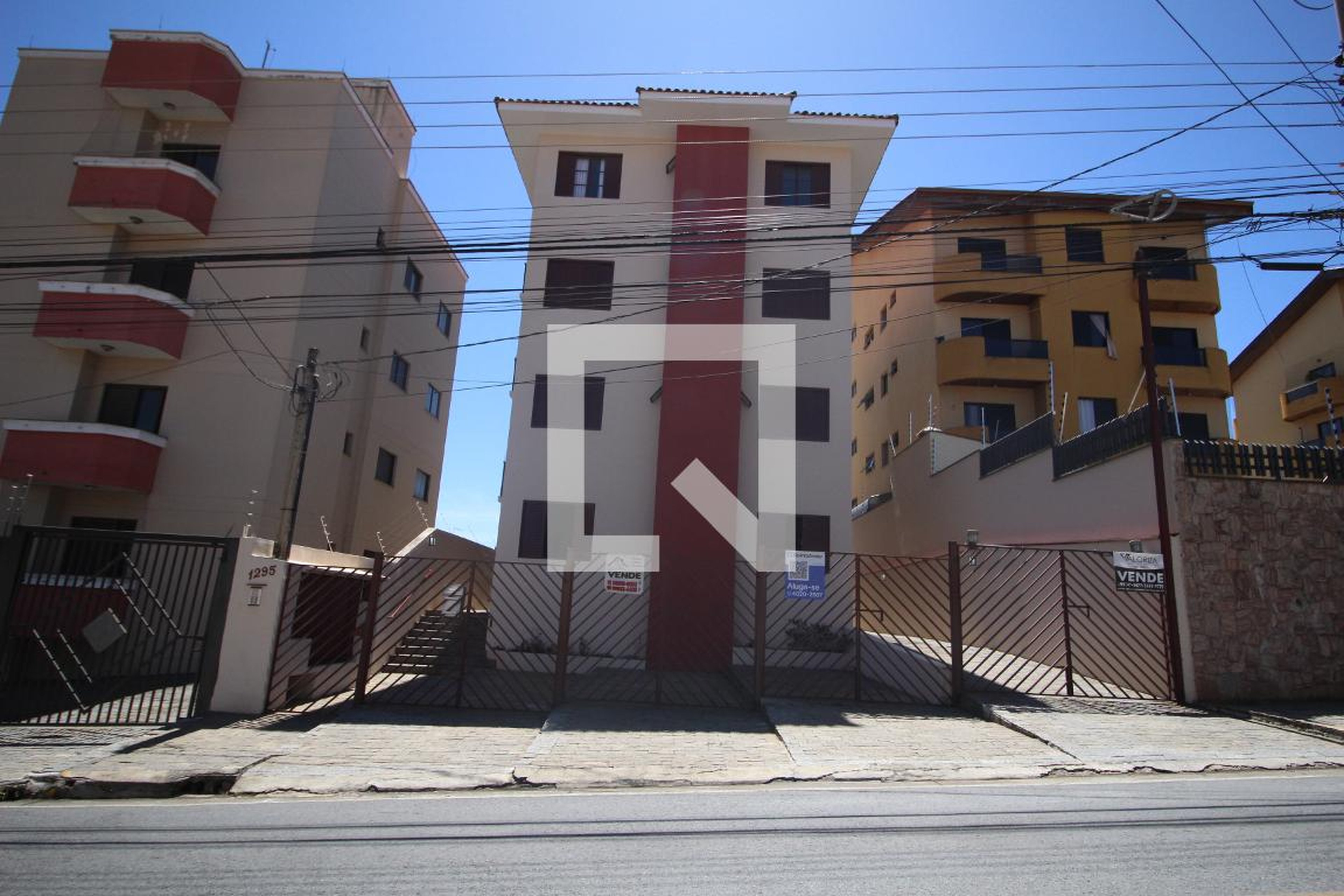 Fachada Condomínio em Rua Lituânia, 1295