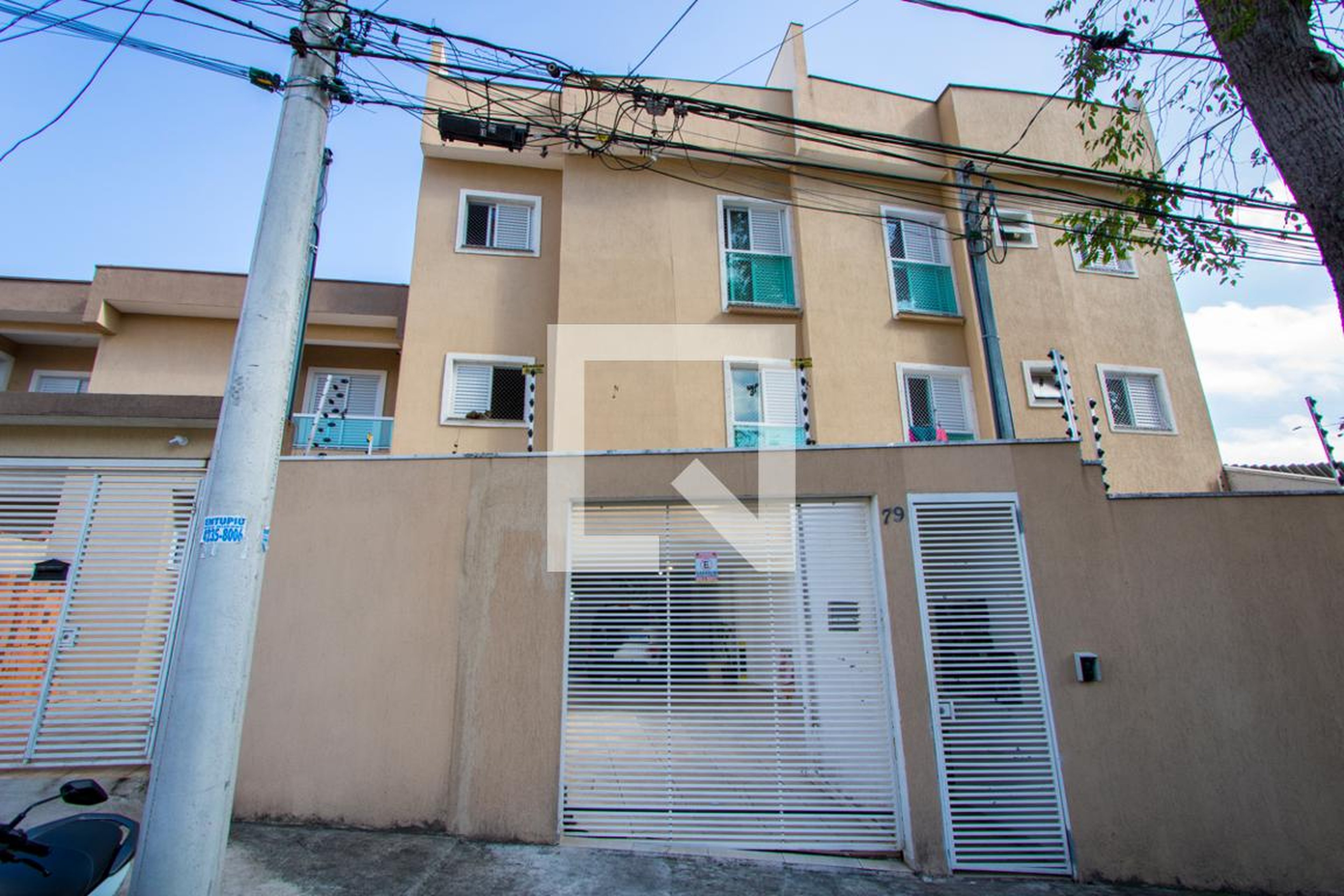 Fachada Condomínio em Travessa Jamunda, 79