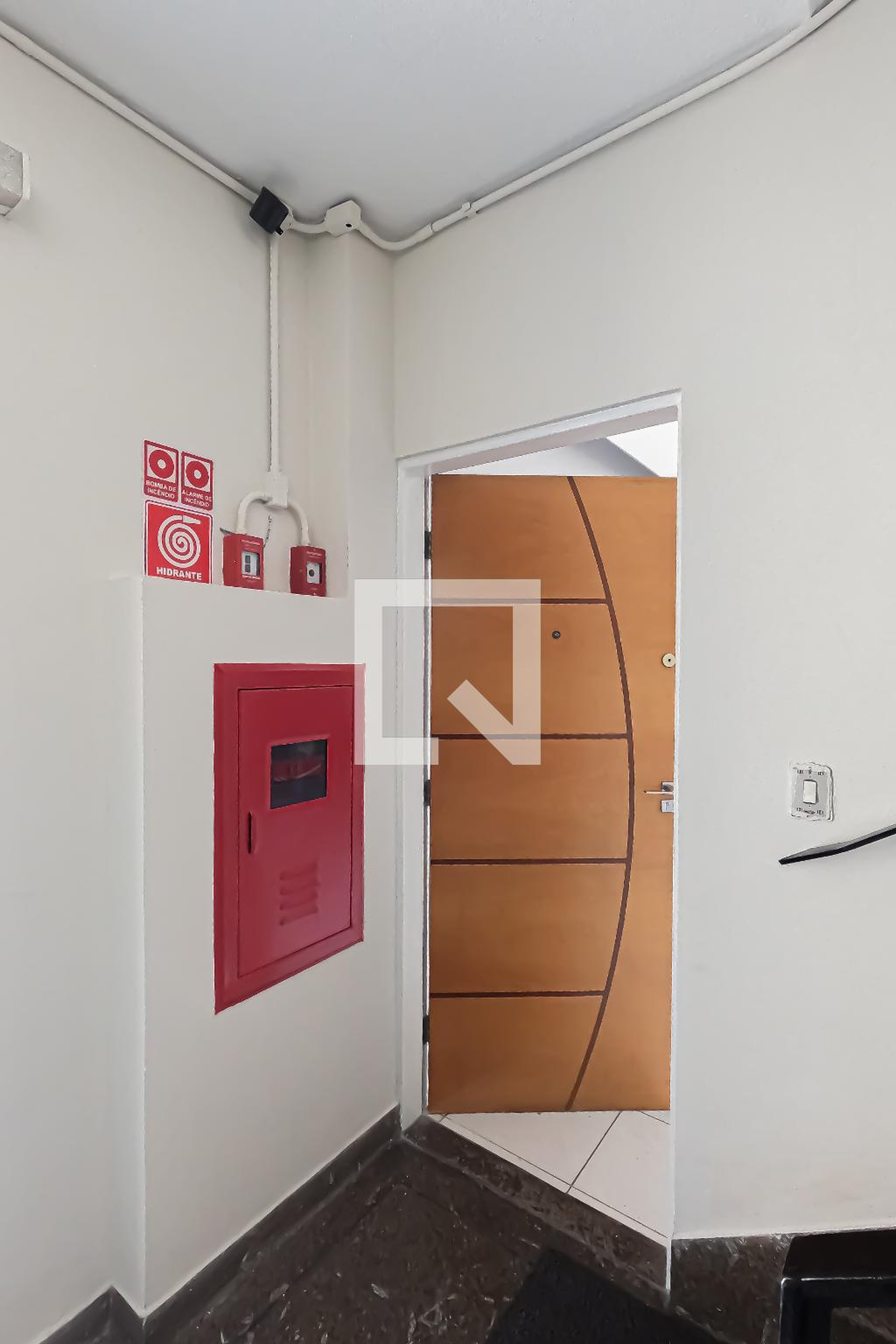 Hall de Entrada Condomínio em Rua Vera, 233