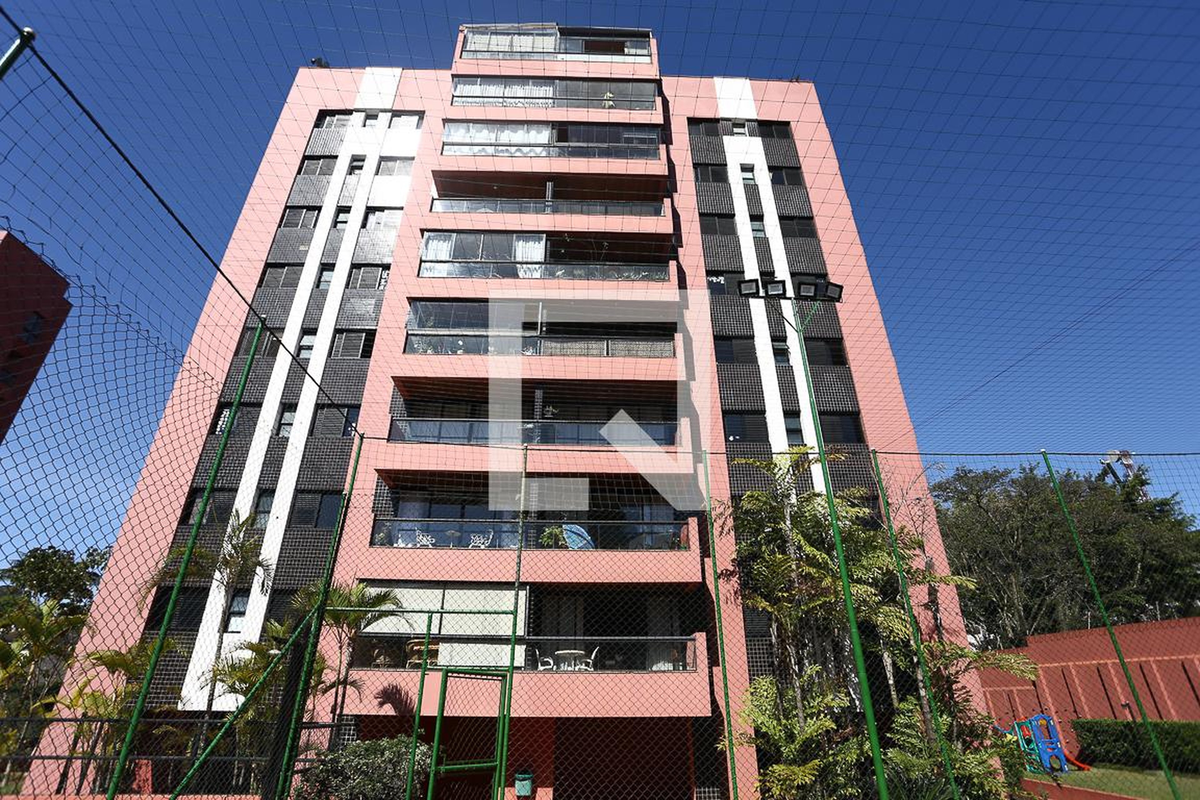 Fachada do Condomínio Condomínio Jardim Leonorp