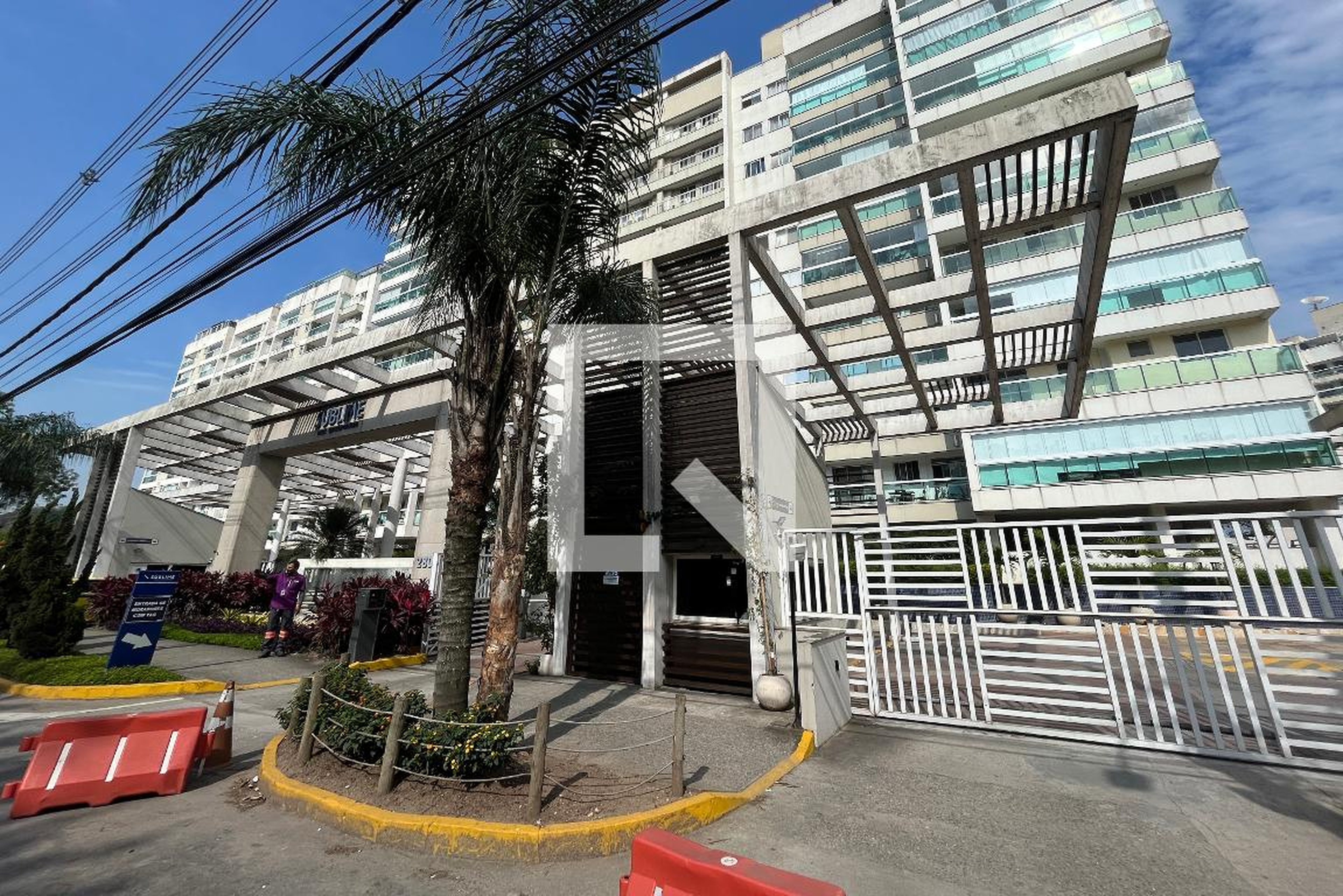 Fachada do Condomínio Condomínio Sublime Max