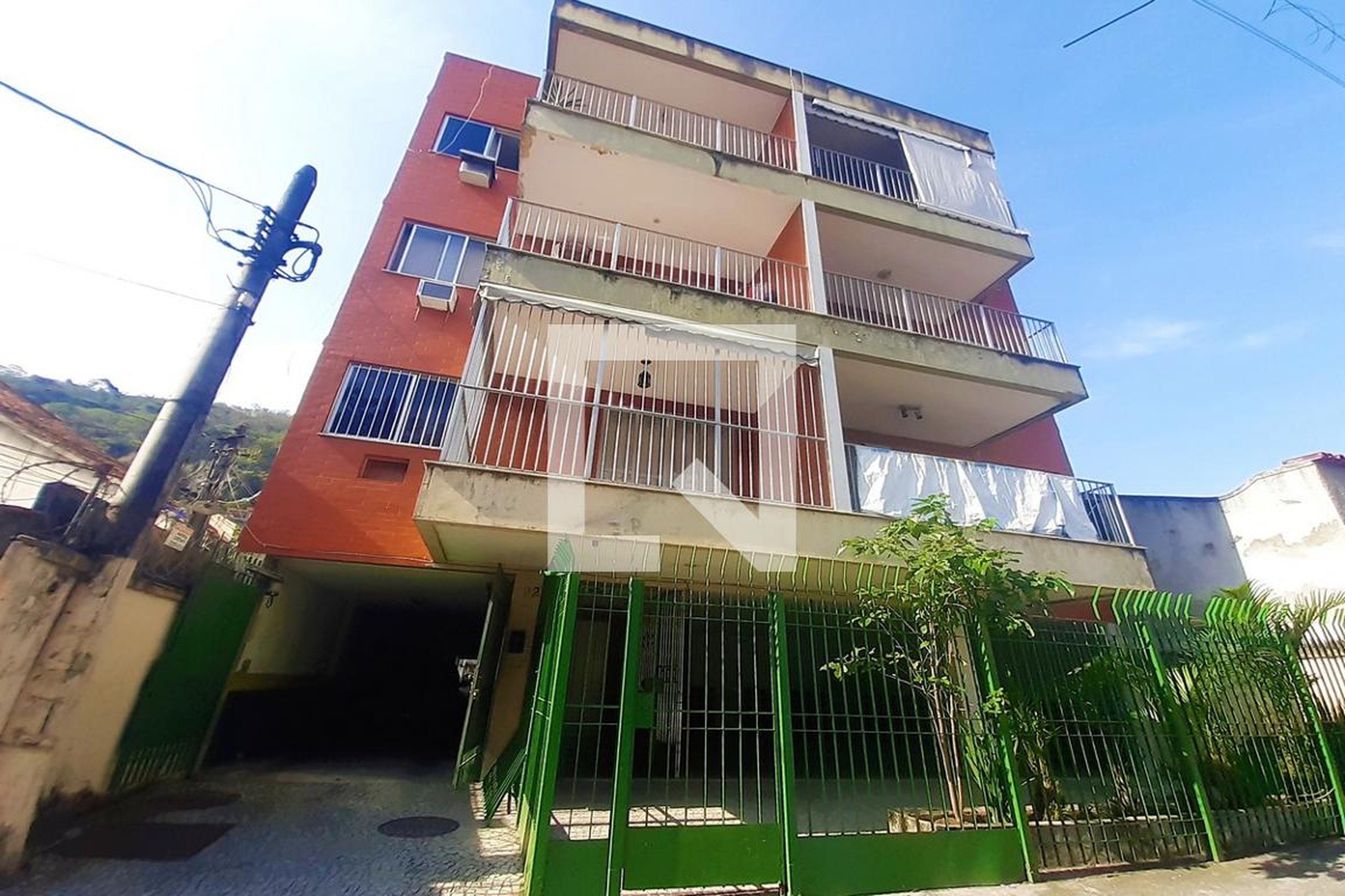 Fachada Condomínio em Rua Agariba, 22