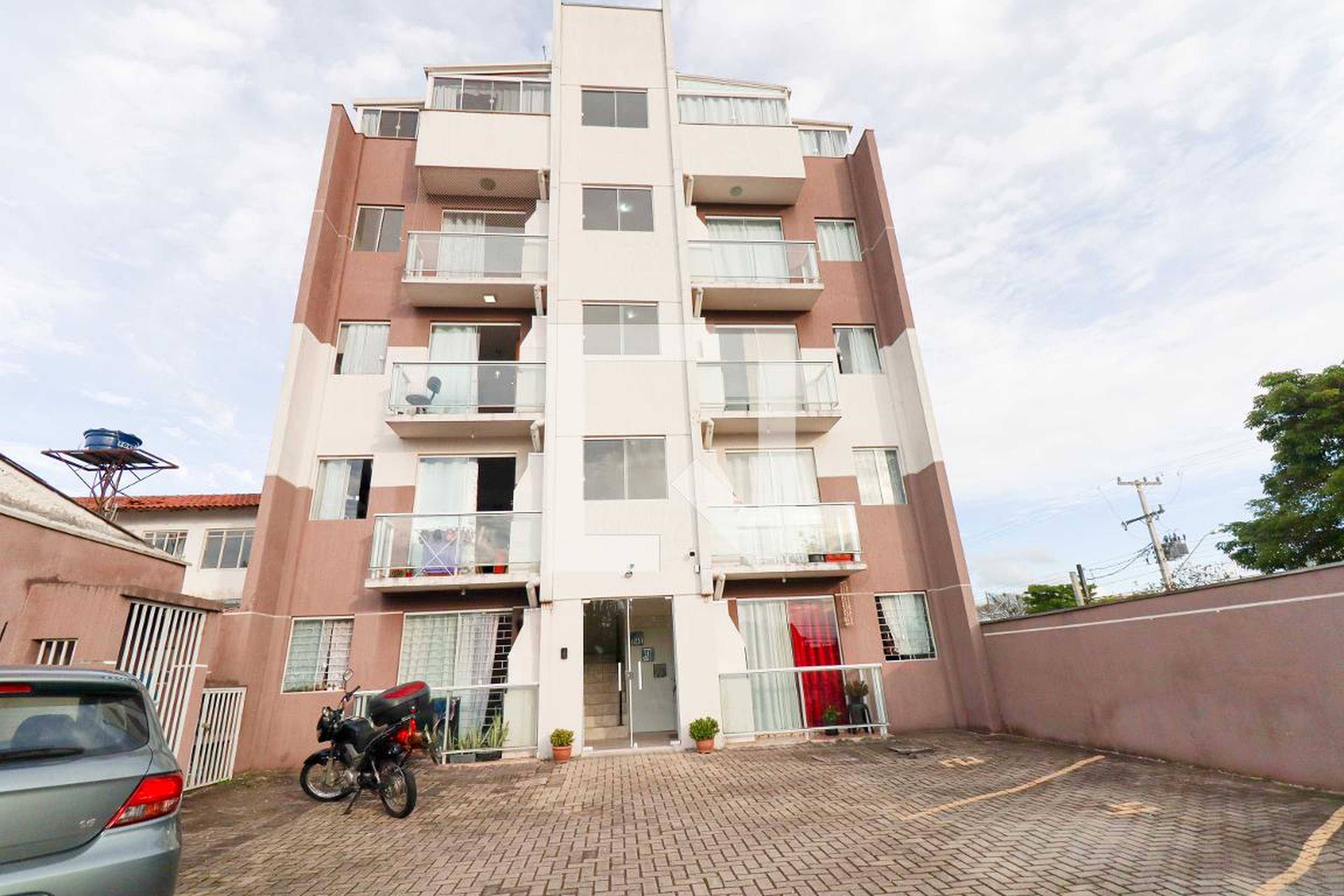 Fachada Condomínio em Rua Maria Bonato Marenda, 473