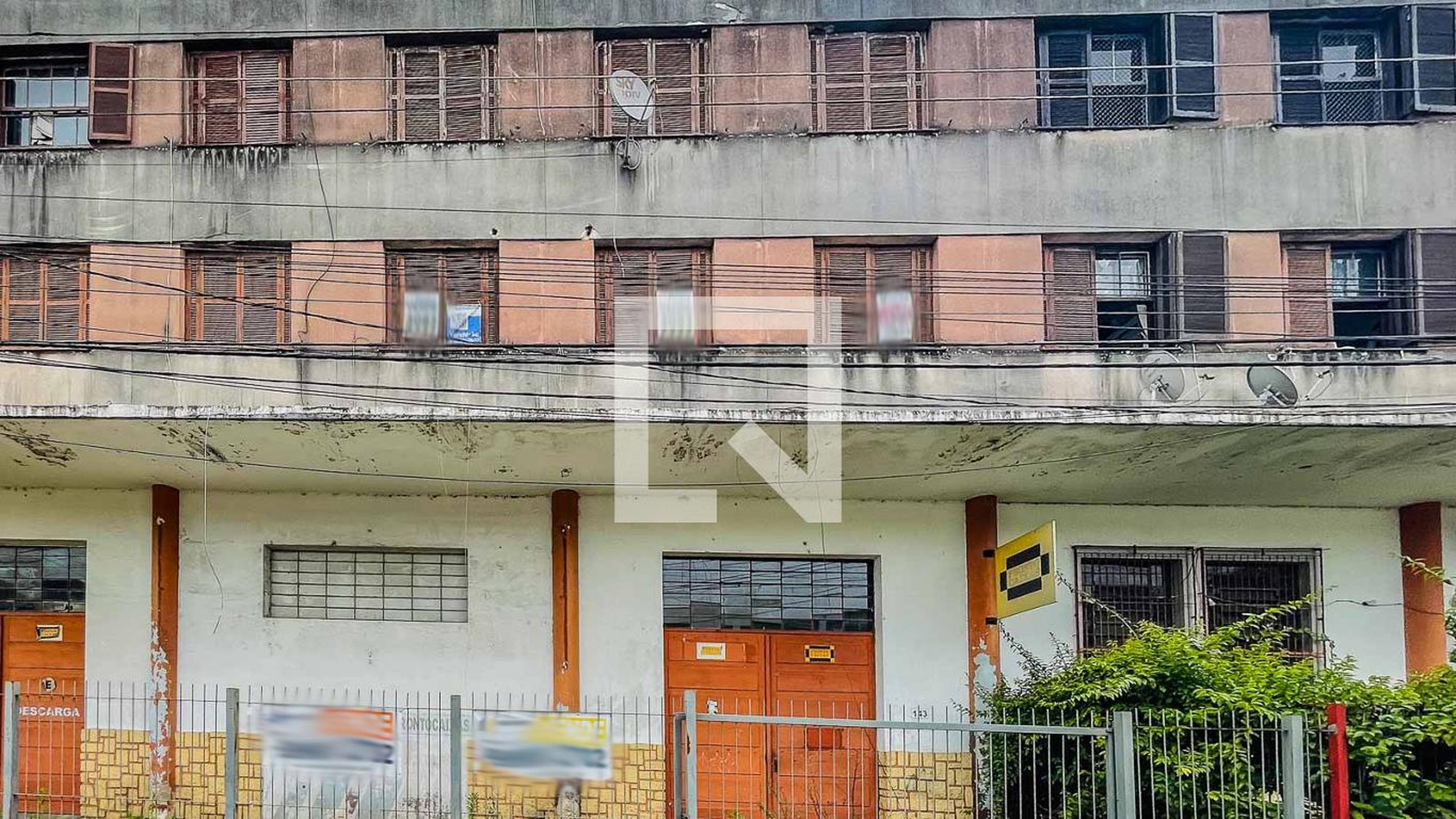 Fachada Condomínio em Rua Gaspar Martins, 131