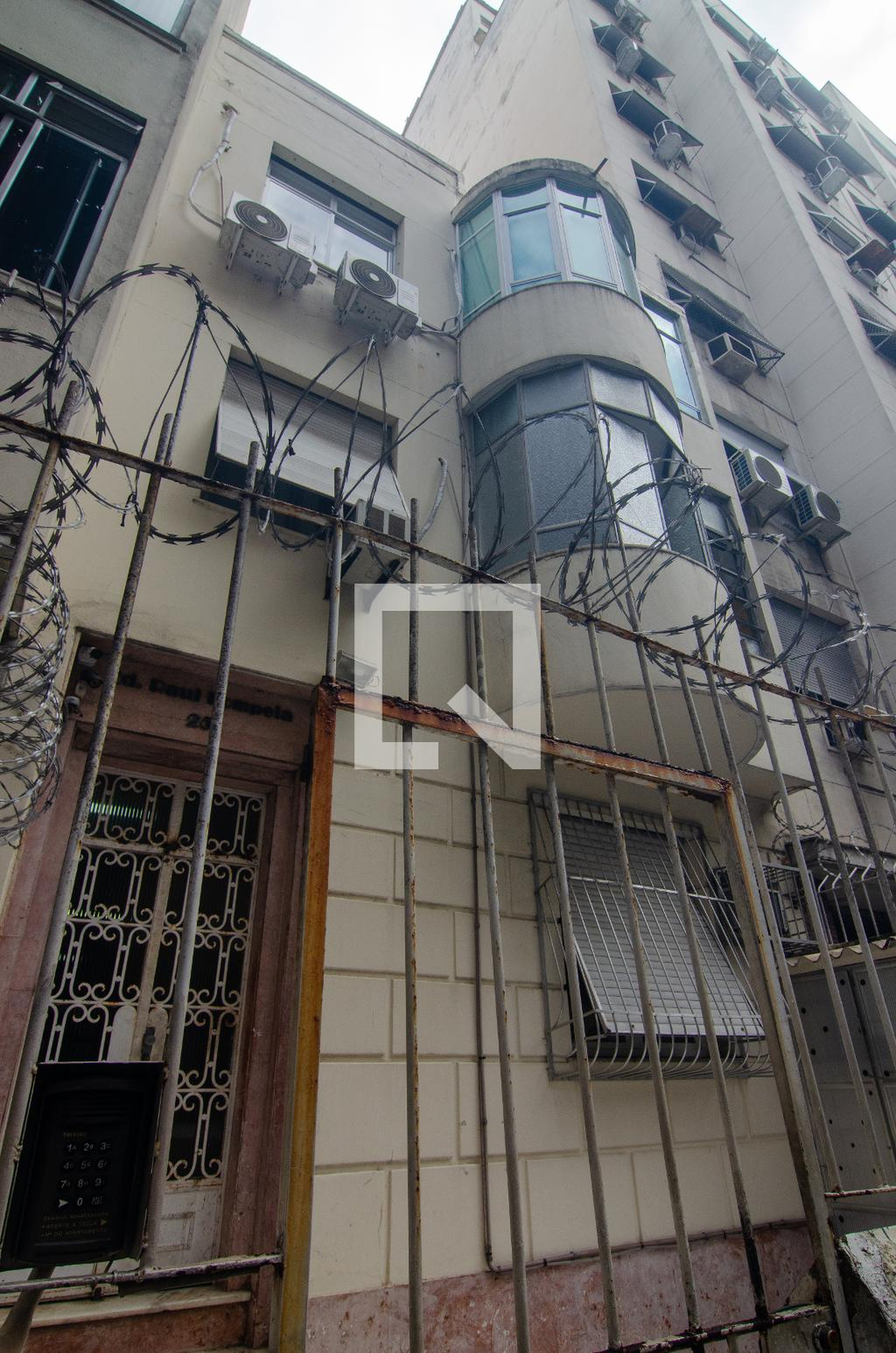 Fachada Condomínio em Rua Raul Pompéia, 25