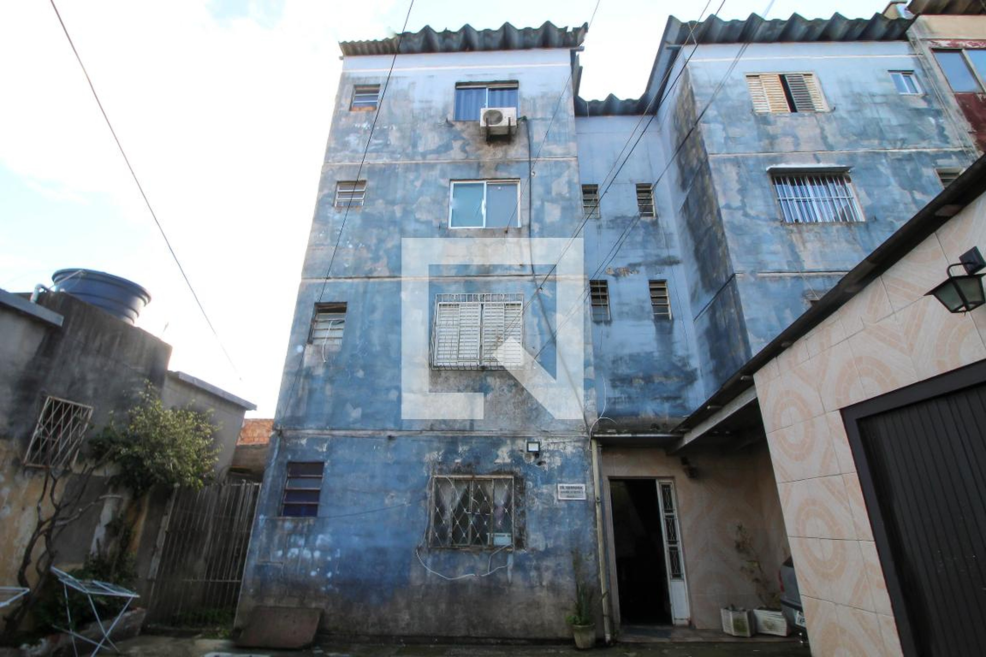 Fachada Condomínio em Avenida Dezessete de Abril, 13
