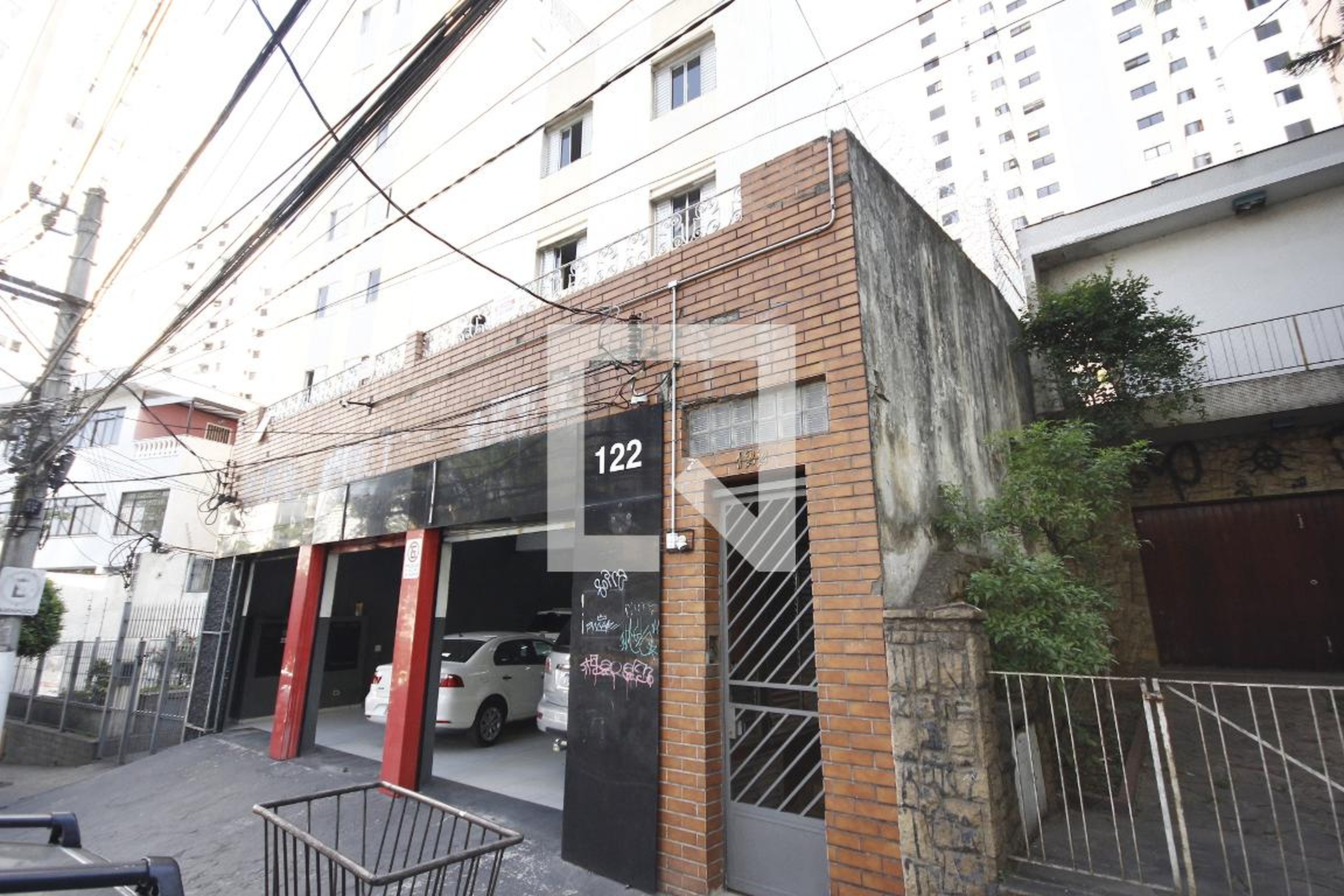 Fachada Condomínio em Rua Dionísio da Costa, 422