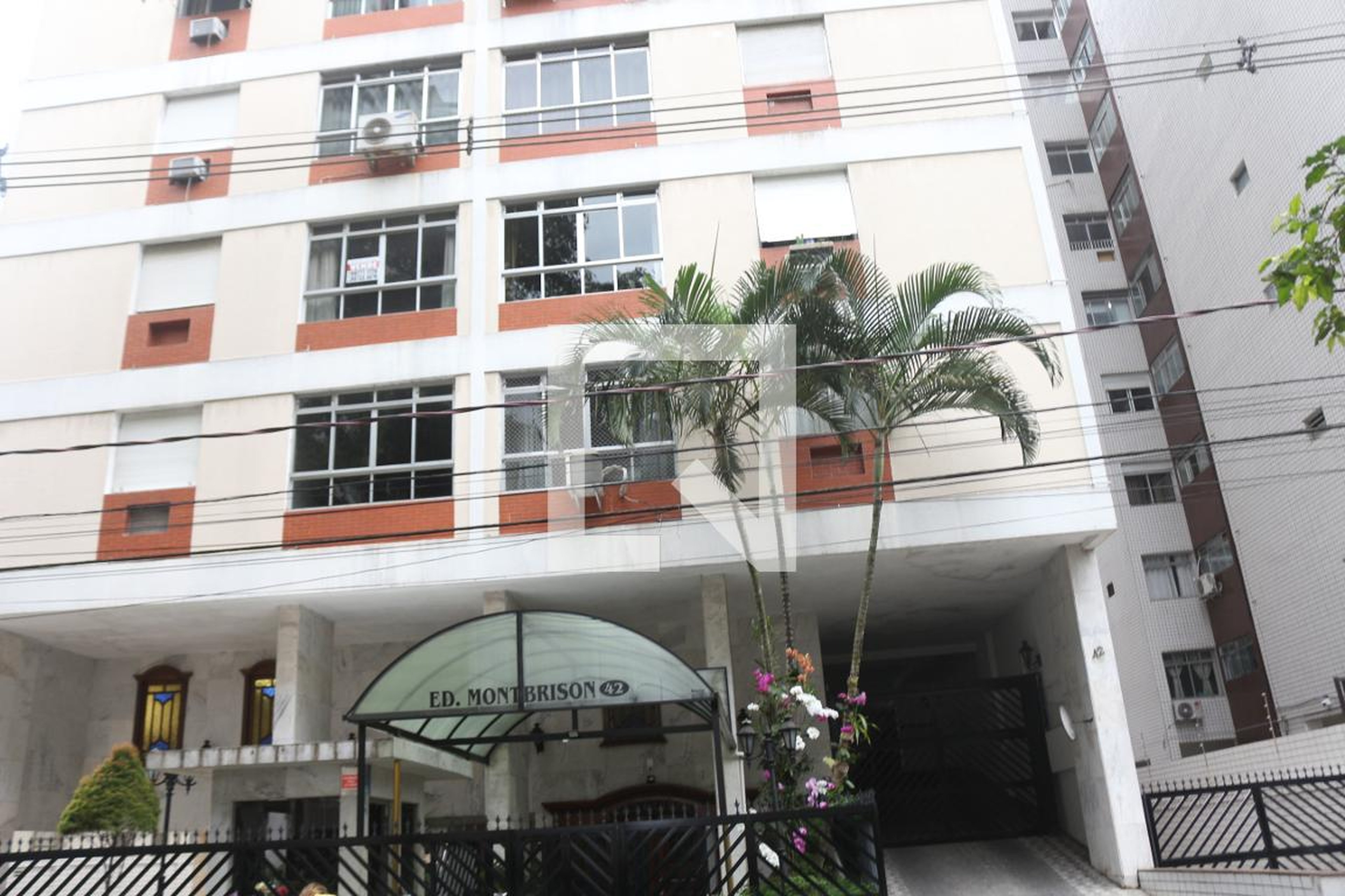 Fachada do Prédio Condomínio Montbrison