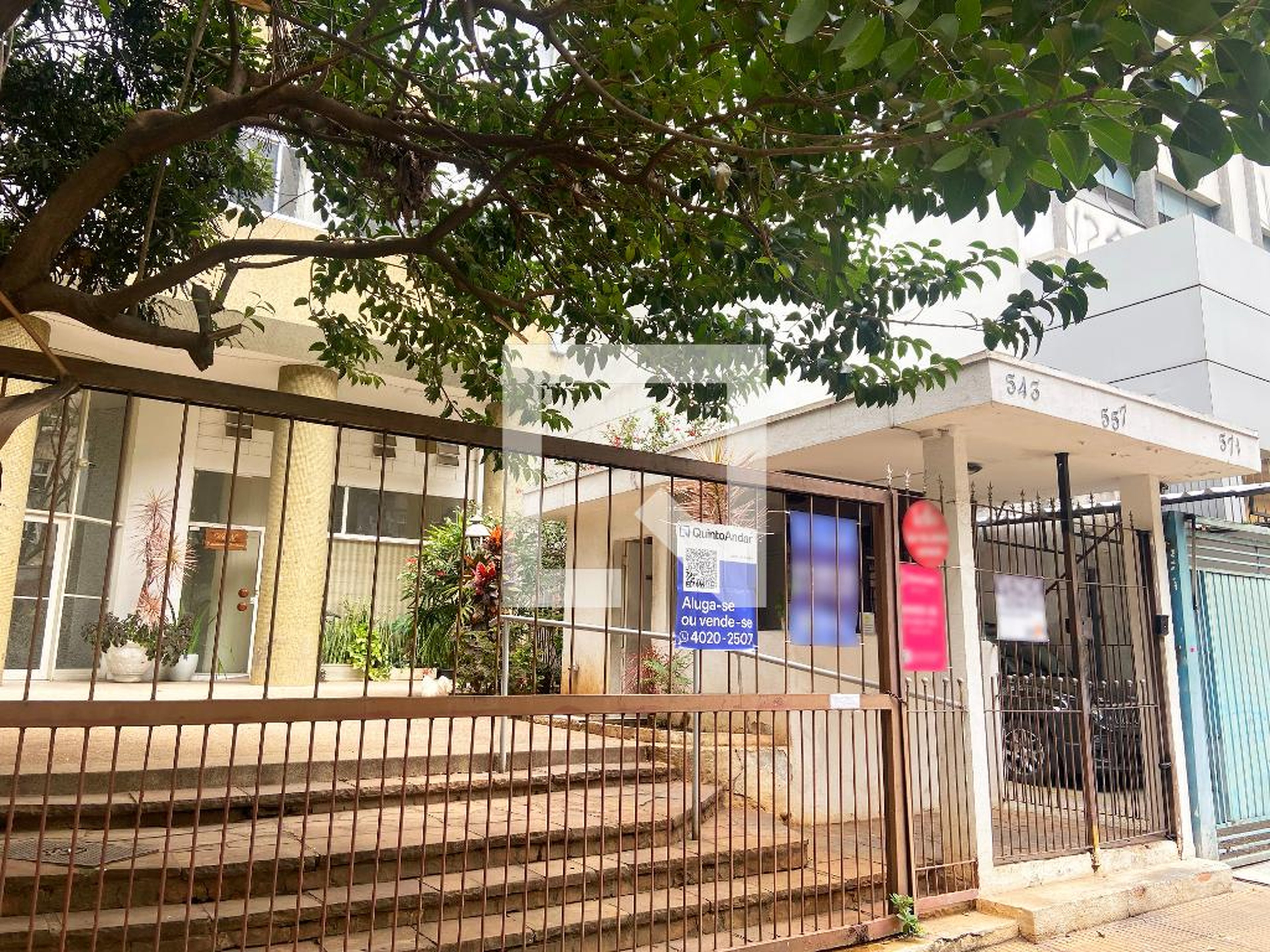 Fachada do Condomínio Condomínio Urupês