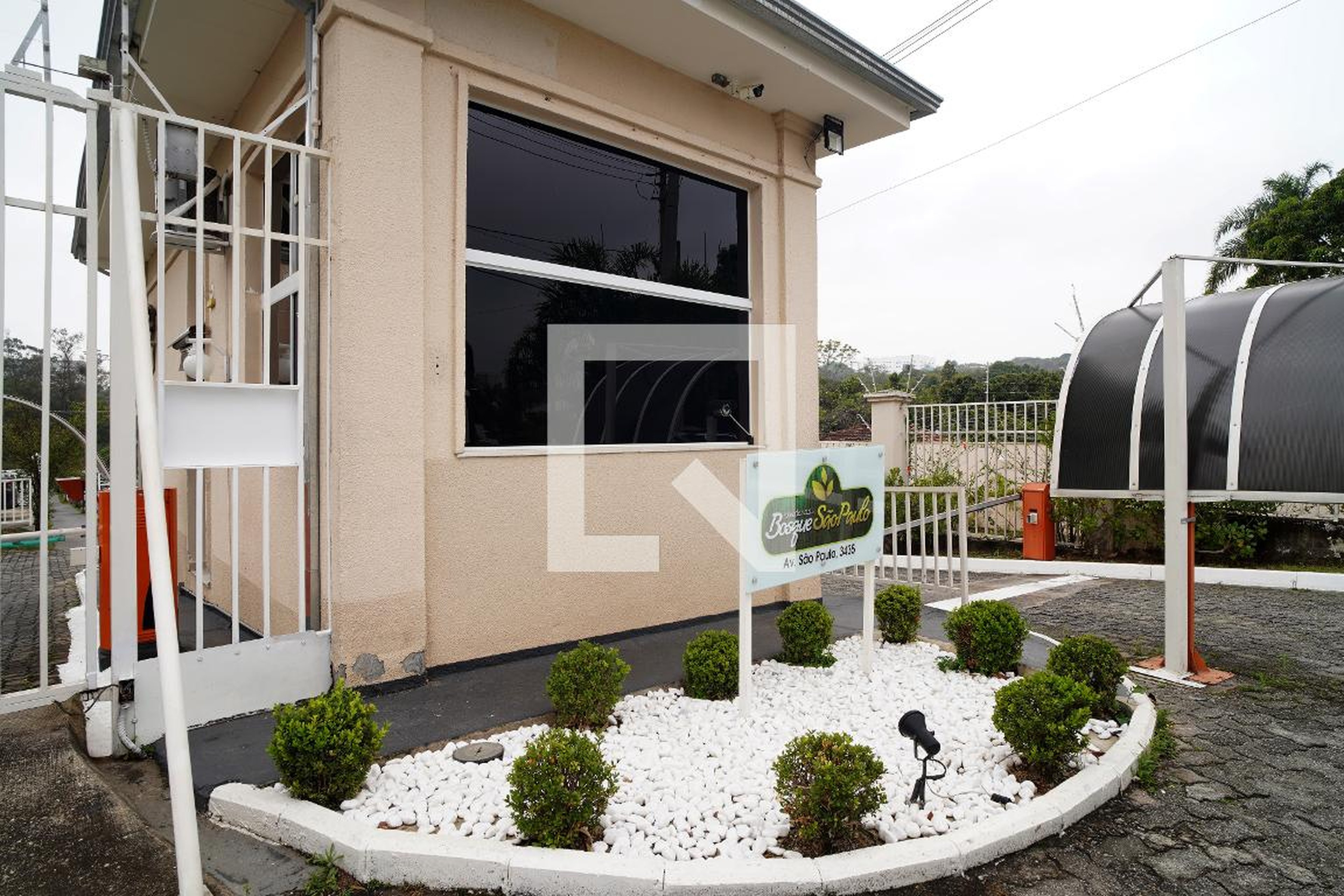 Fachada do Condomínio Condomínio Bosque São Paulo