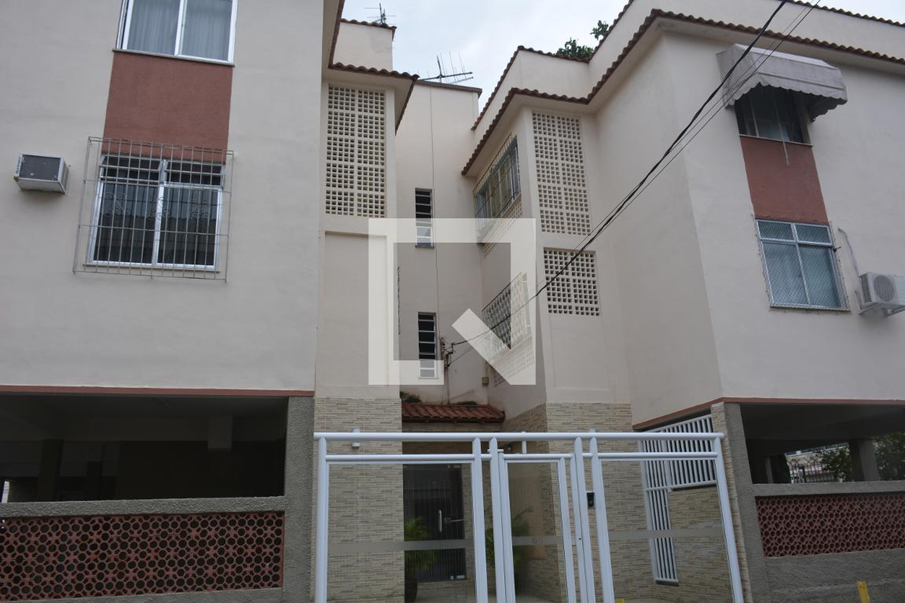 Fachada Condomínio em Rua Saturnino de Brito Filho, 65