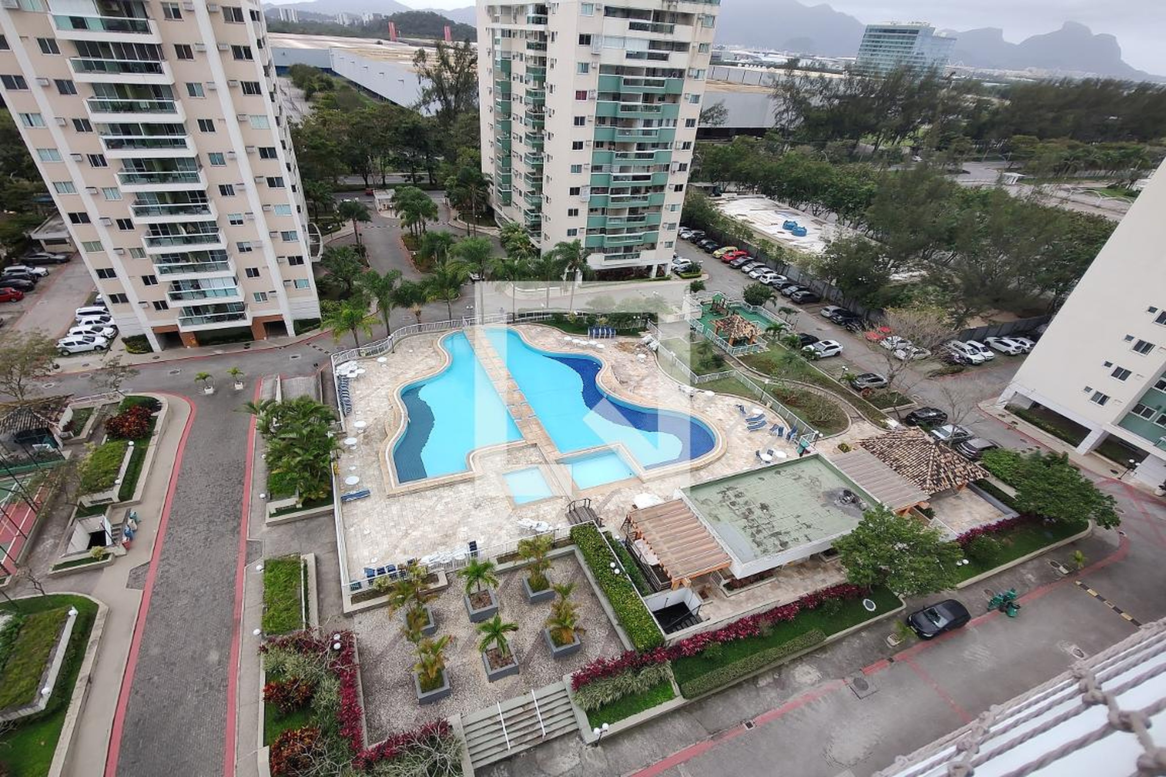 Fachada do Condomínio Condomínio Barra Central Park