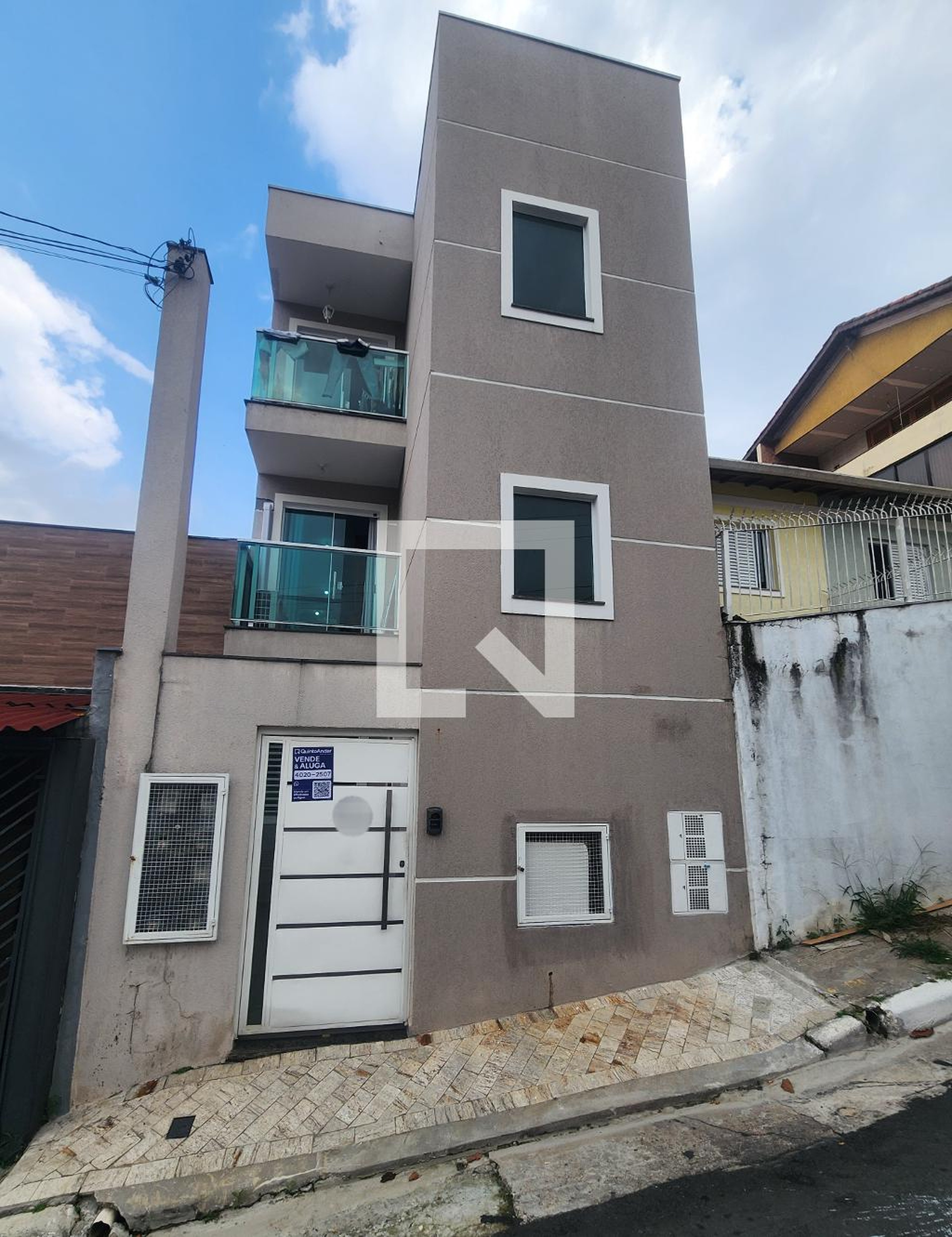 Fachada Condomínio em Rua Diogo da Costa, 114