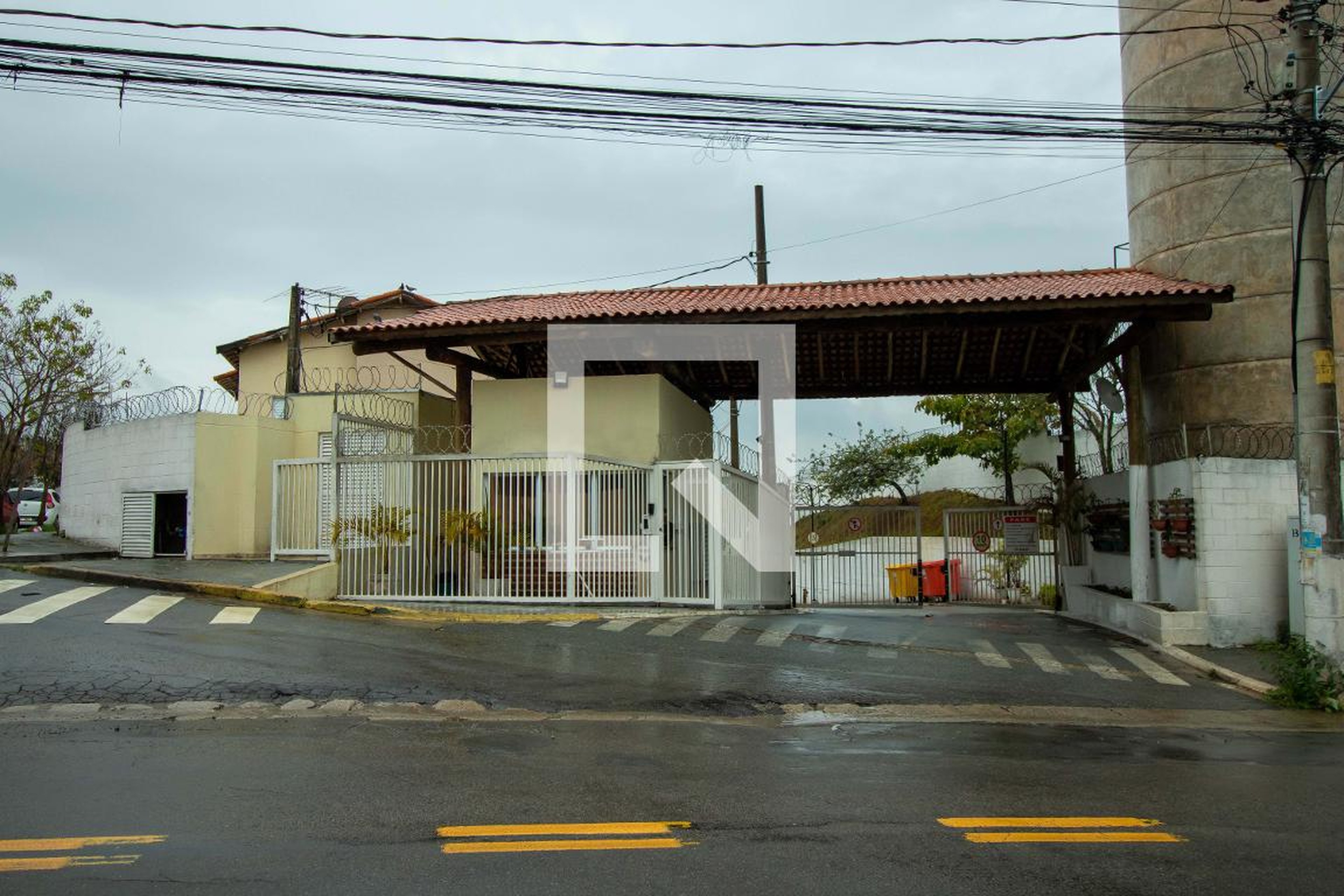 Fachada do Condomínio Condomínio Vila Natureza