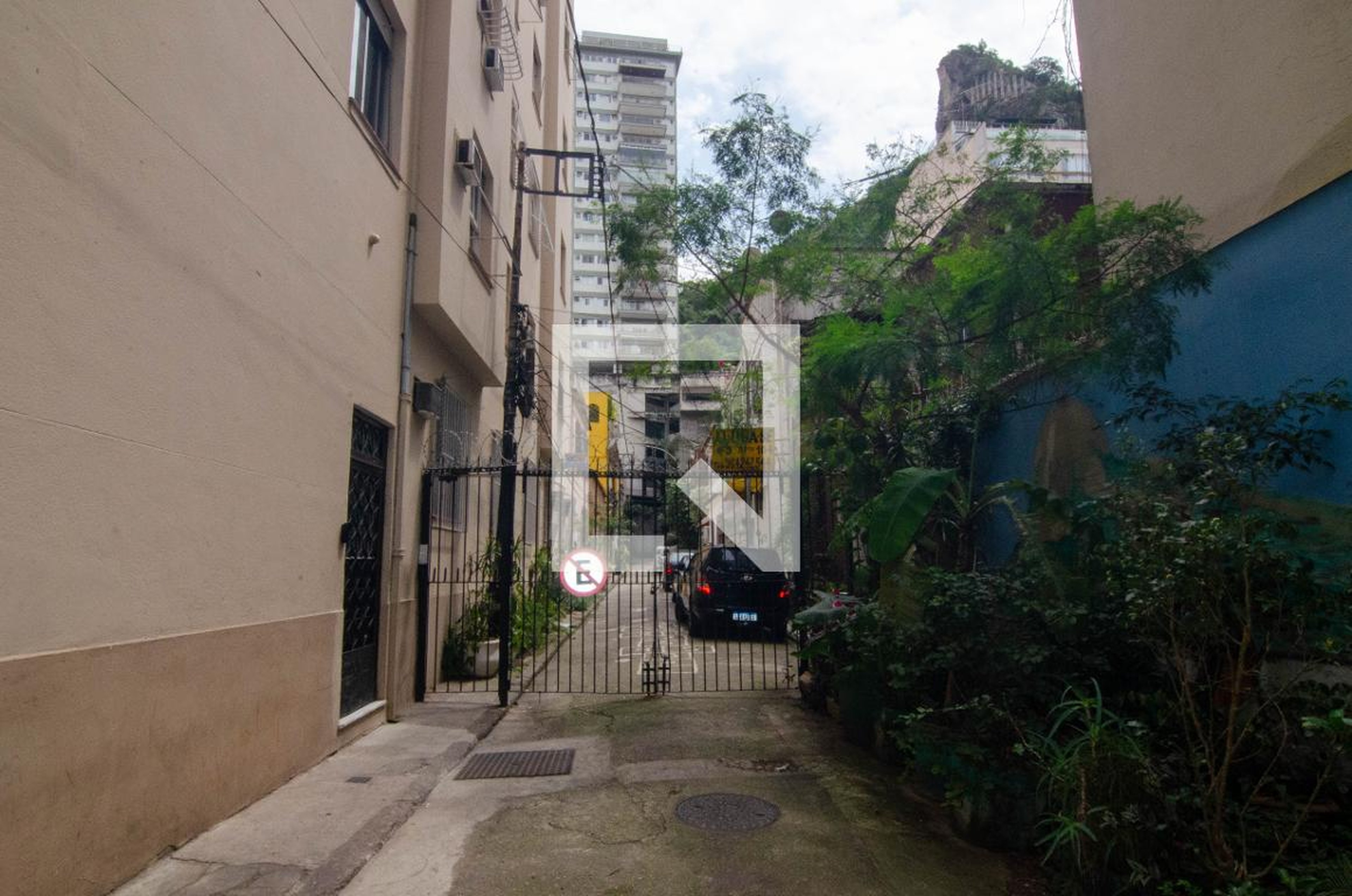 Fachada Condomínio em Rua Tonelero, 210
