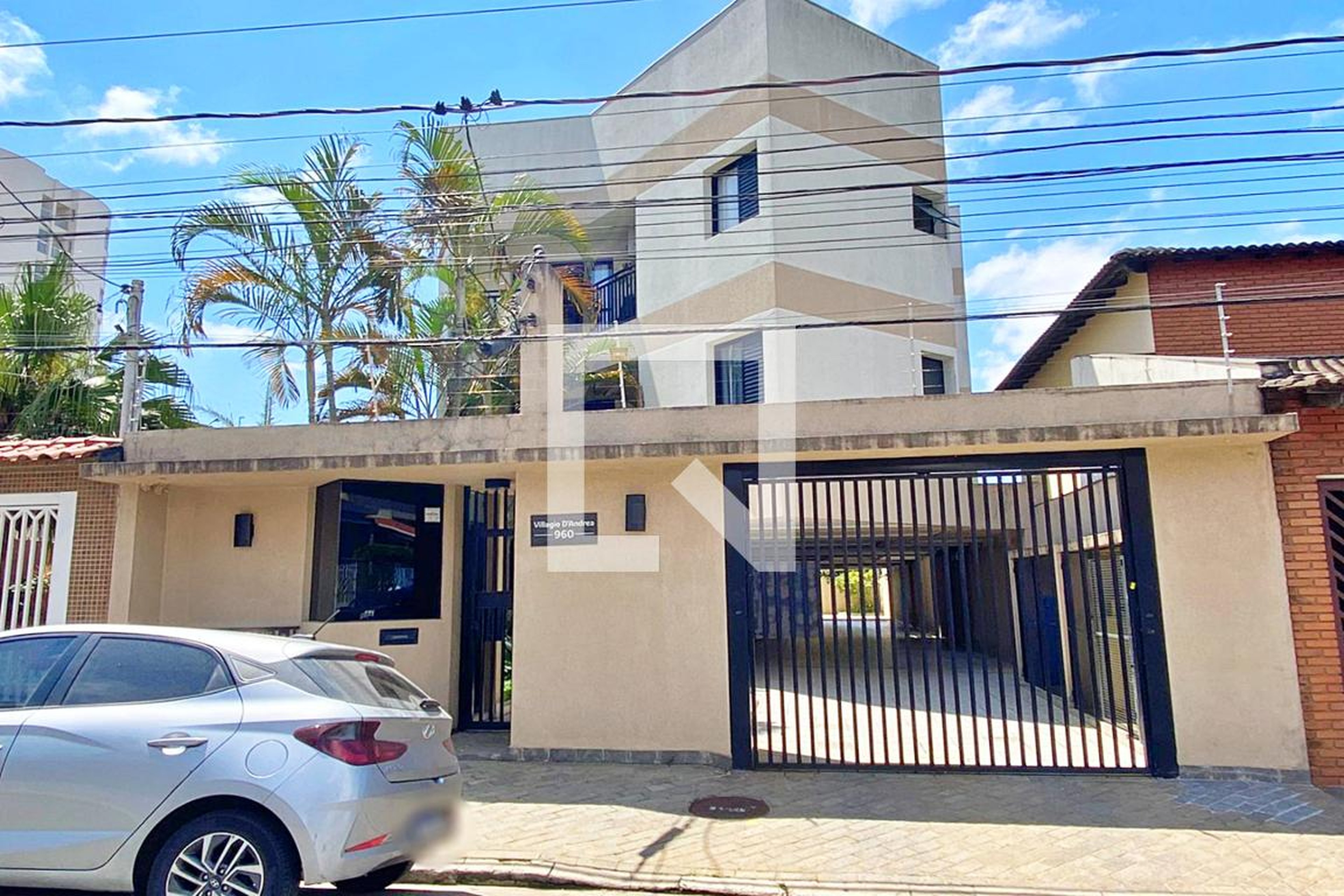 Fachada Condomínio em Rua Vitória Régia, 960