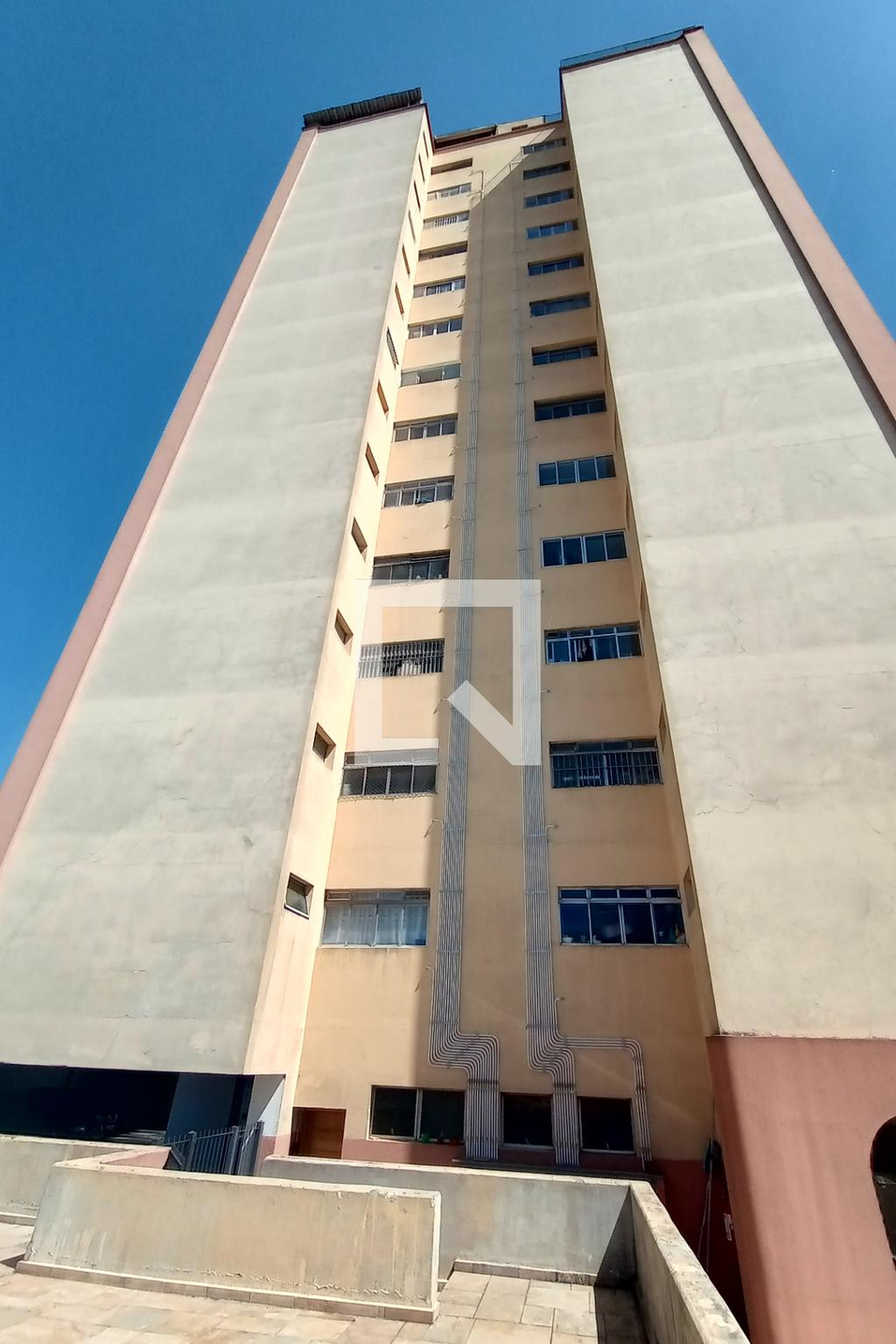 Fachada do Condomínio Condomínio Anna Teresa