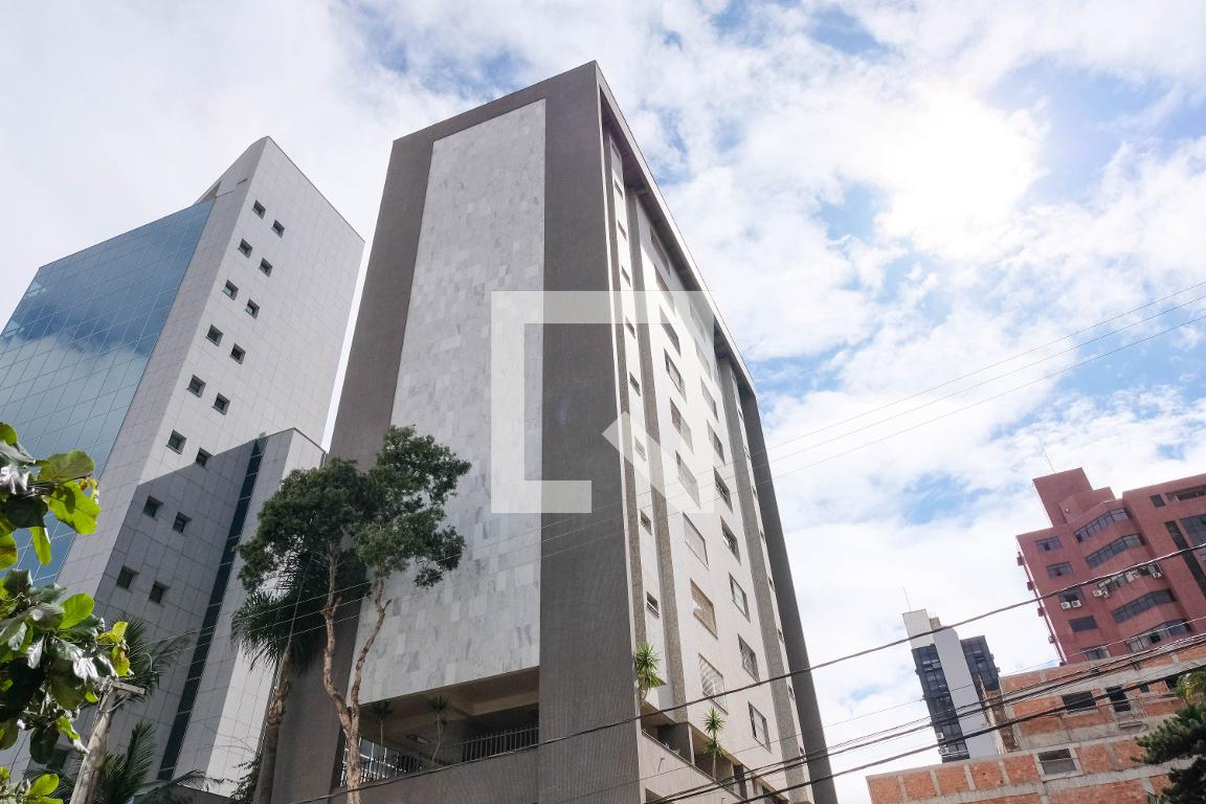 Fachada Condomínio em Rua dos Otoni, 66