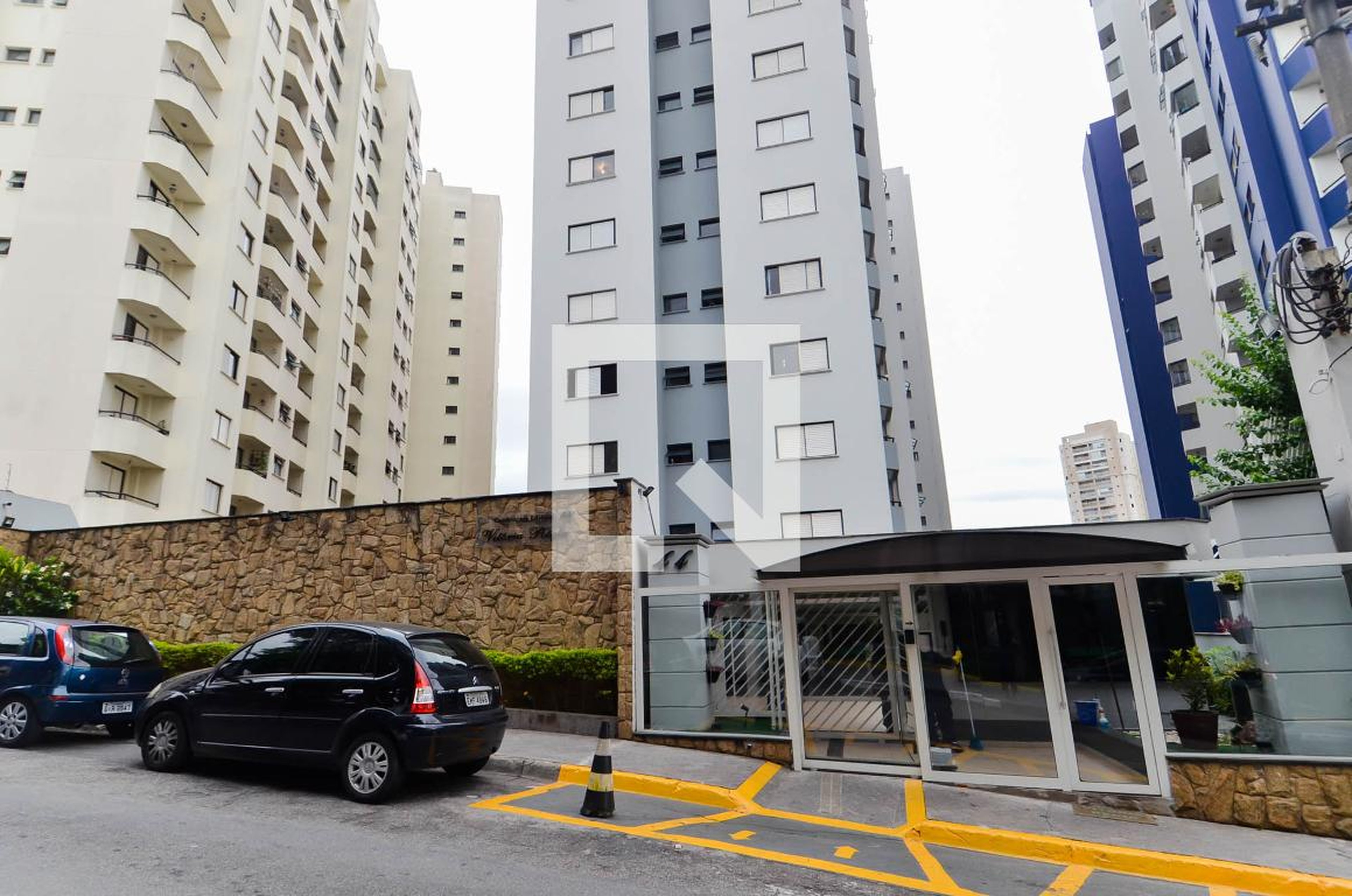 Fachada do Condomínio Condomínio Vitória Régia