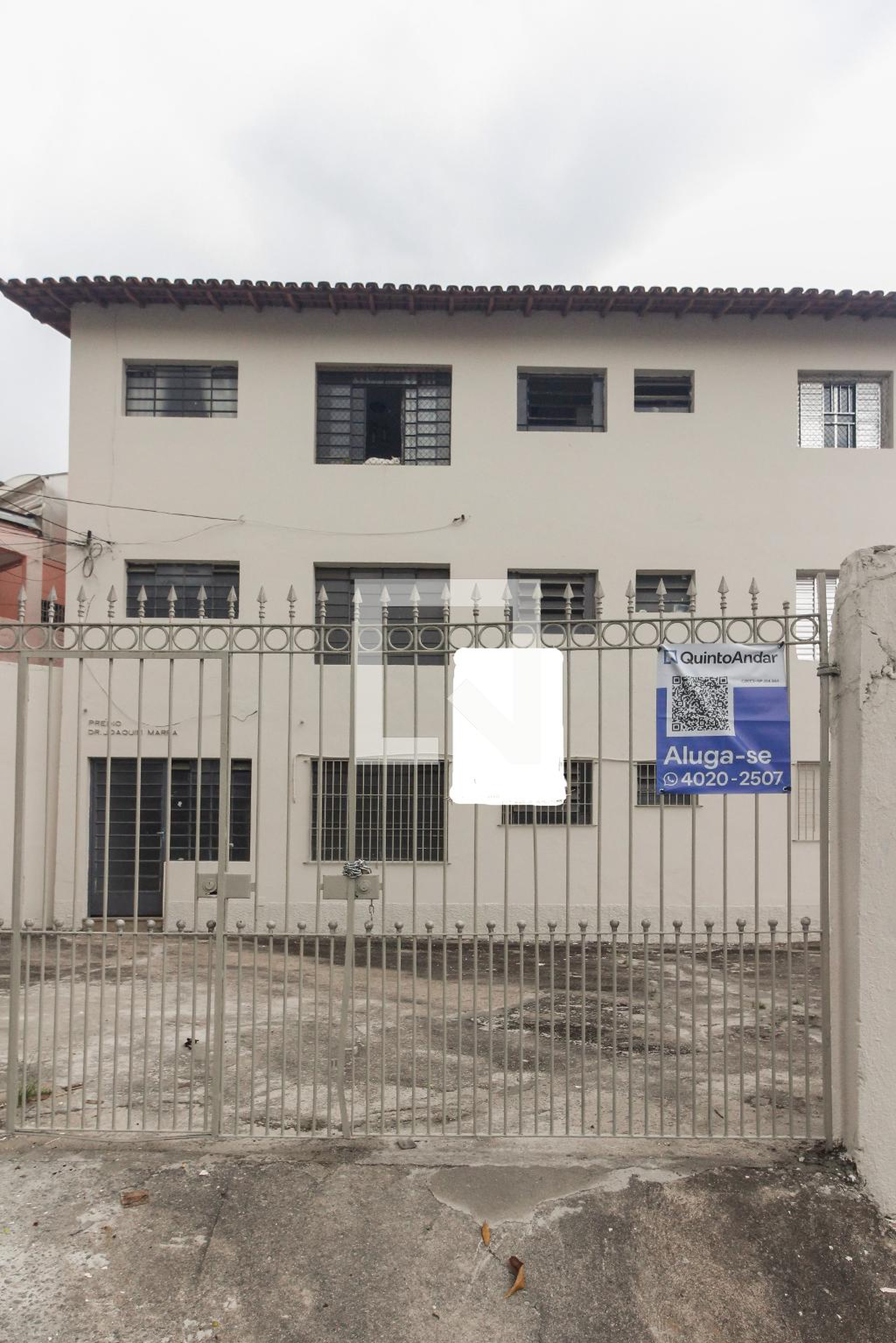 Fachada Condomínio em Rua Gil de Oliveira, 20