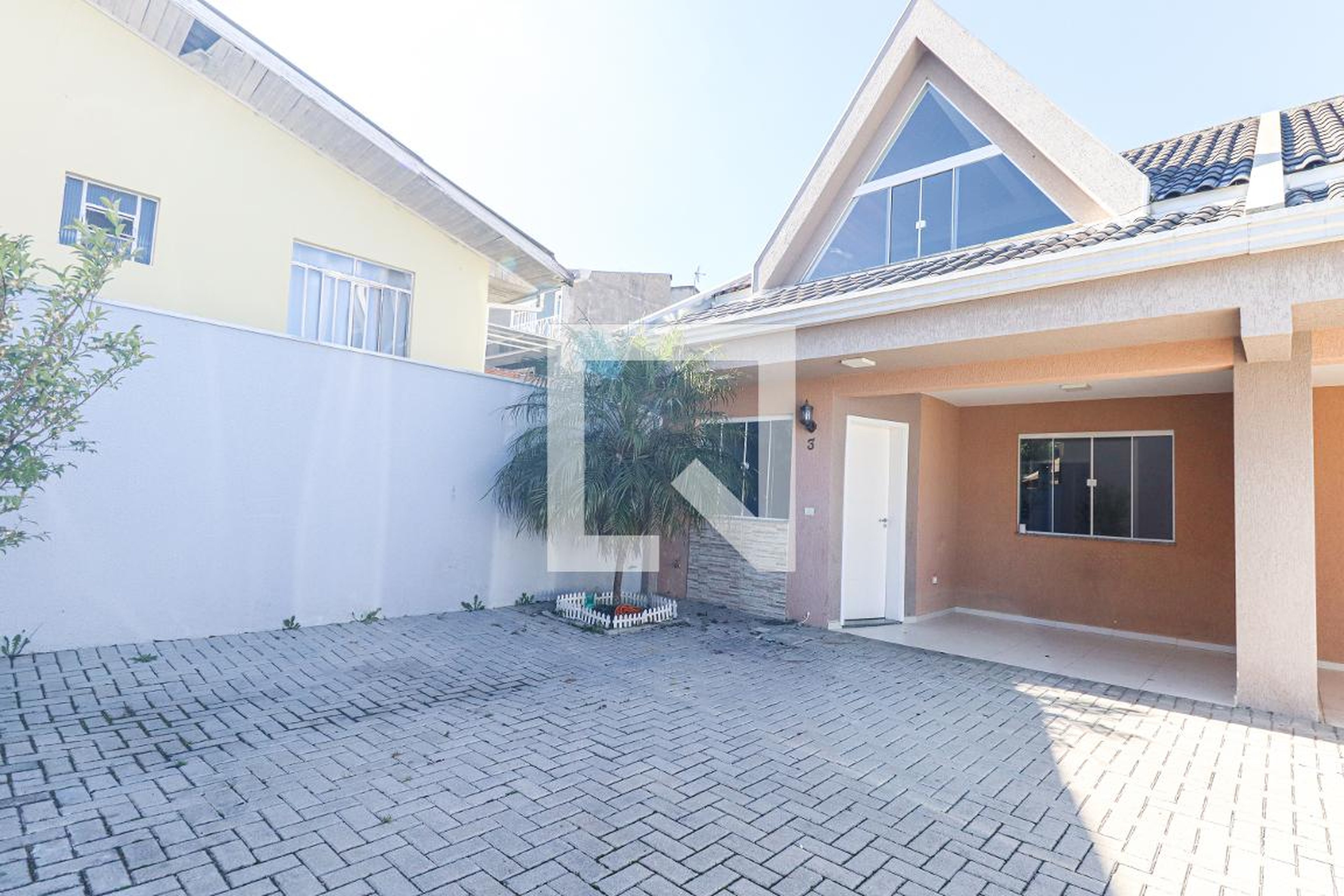 Fachada Condomínio em Rua Professor João Duck Filho, 421