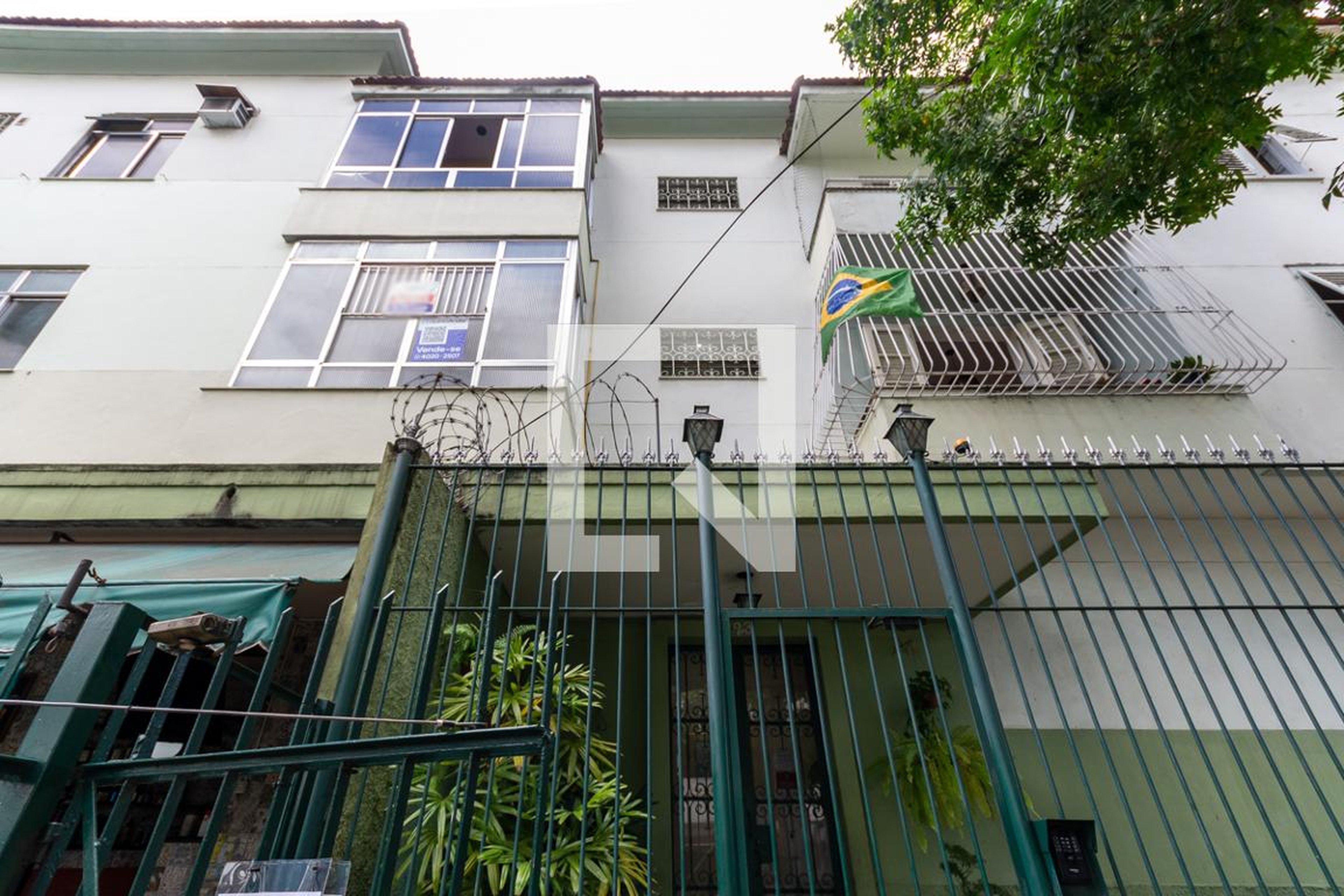 Fachada Condomínio em Rua Tenente Viêira Sampaio, 23