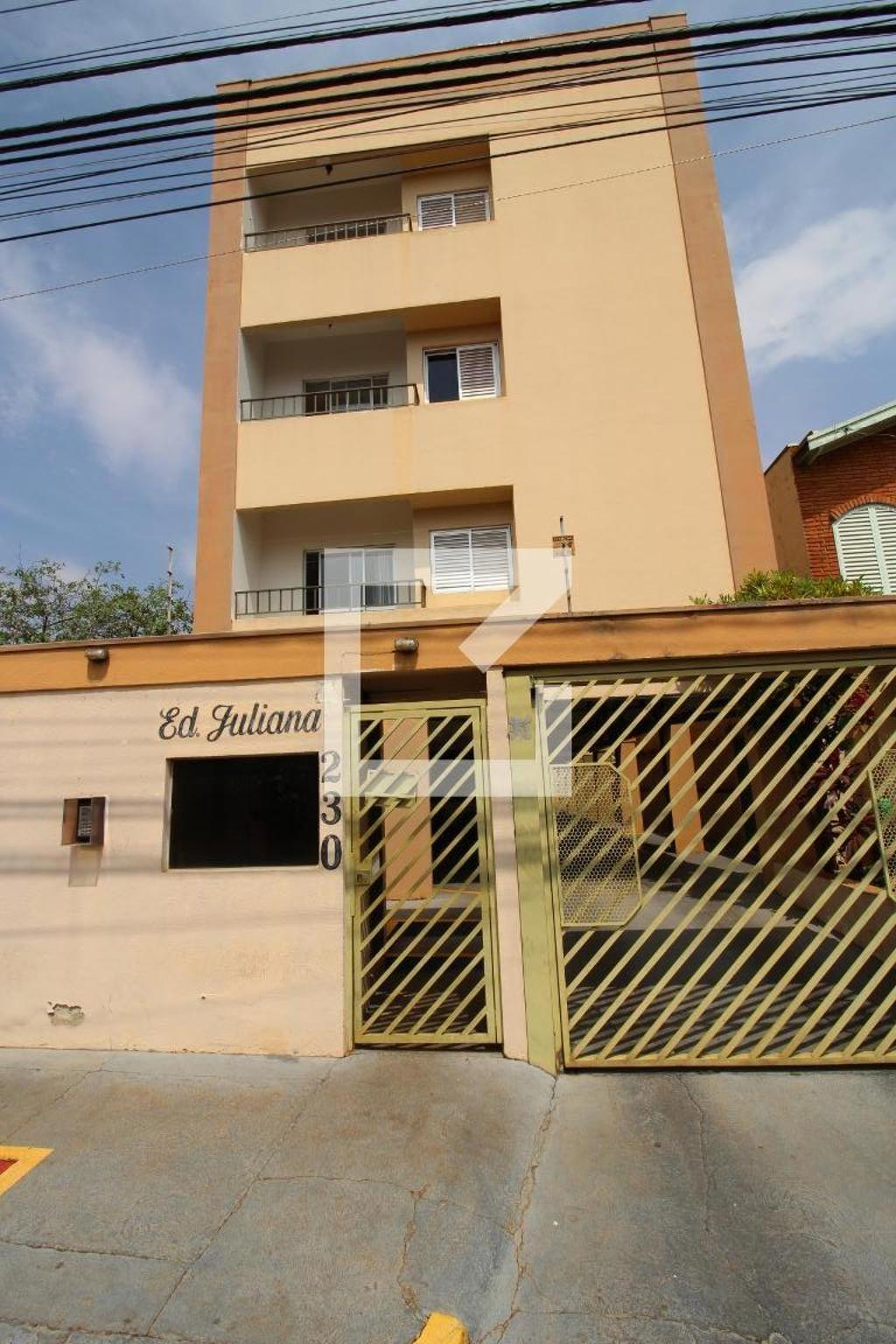 Fachada Condomínio em Rua Doutor Gustavo Armbrust, 230