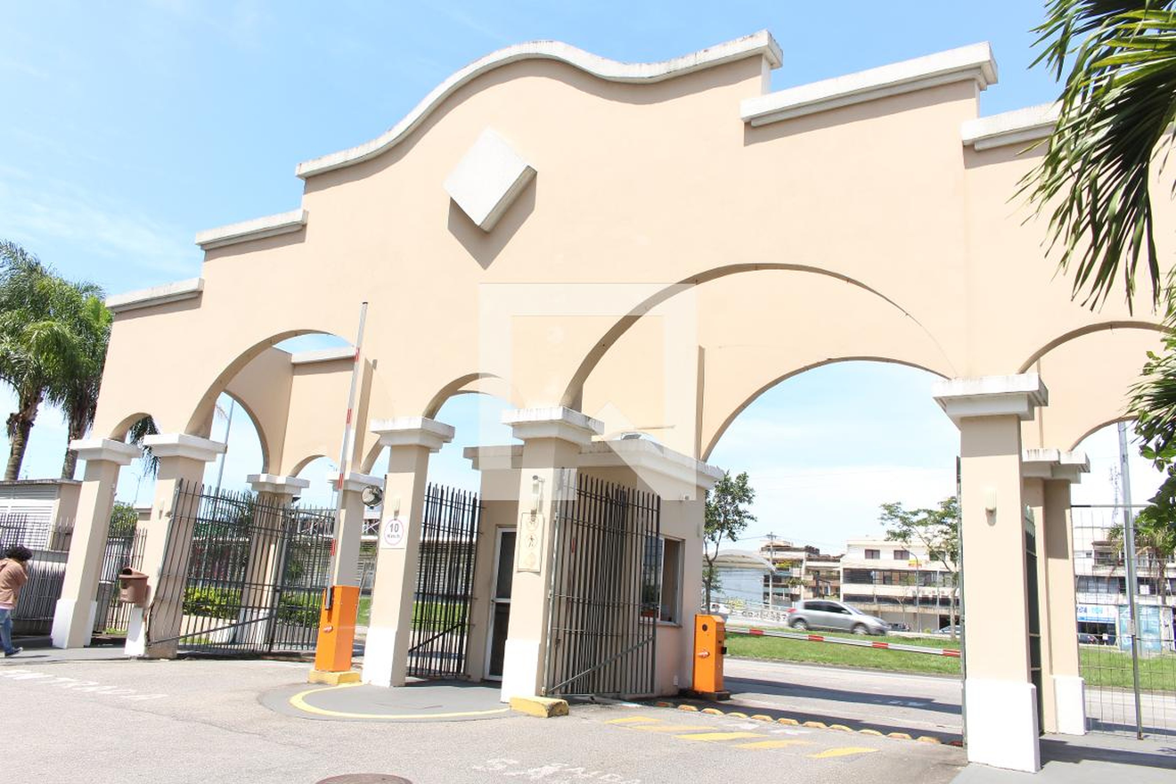 Fachada do Condomínio Condomínio Nova Barra