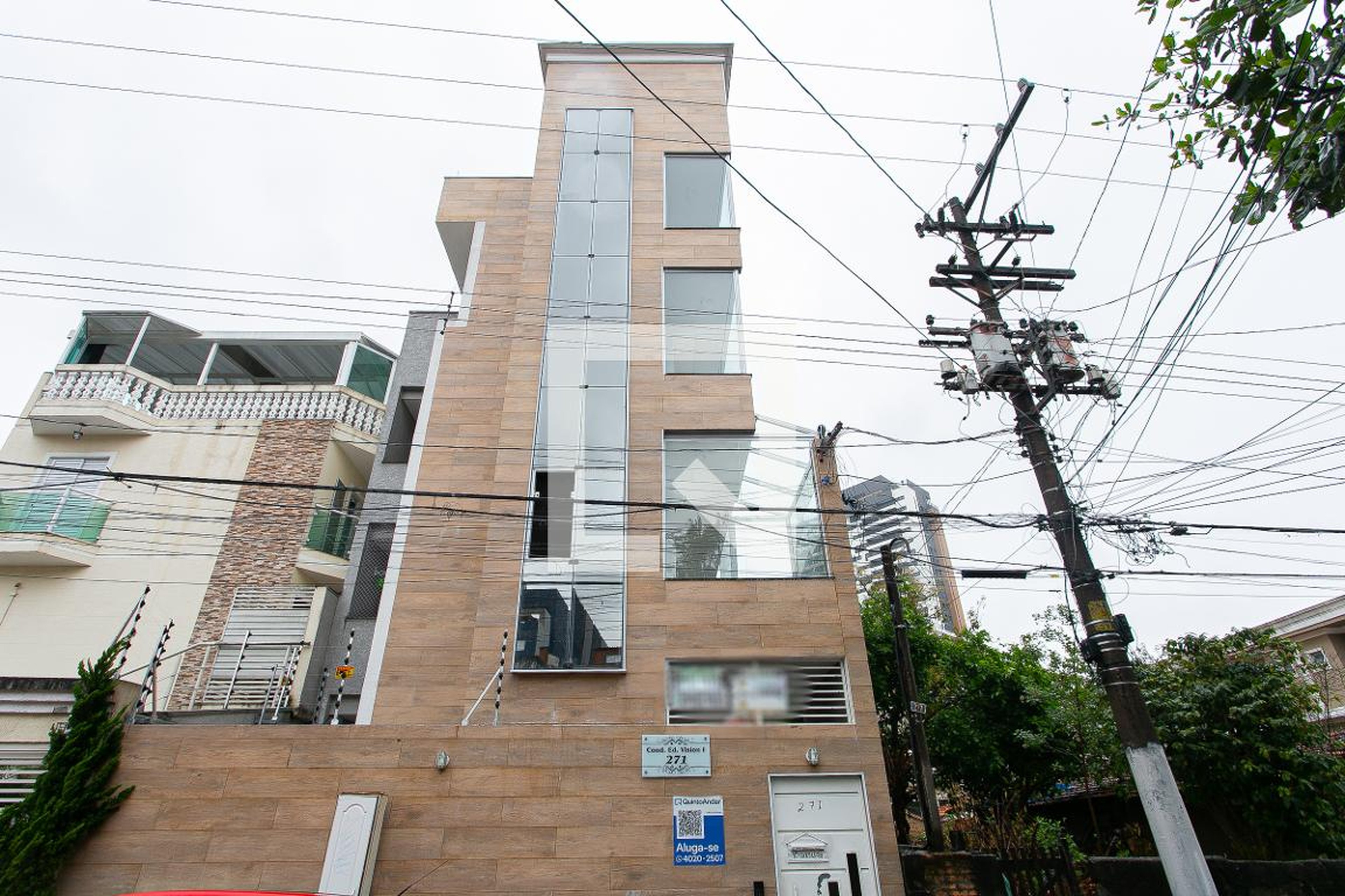 Fachada do Condomínio Edifício Vision I