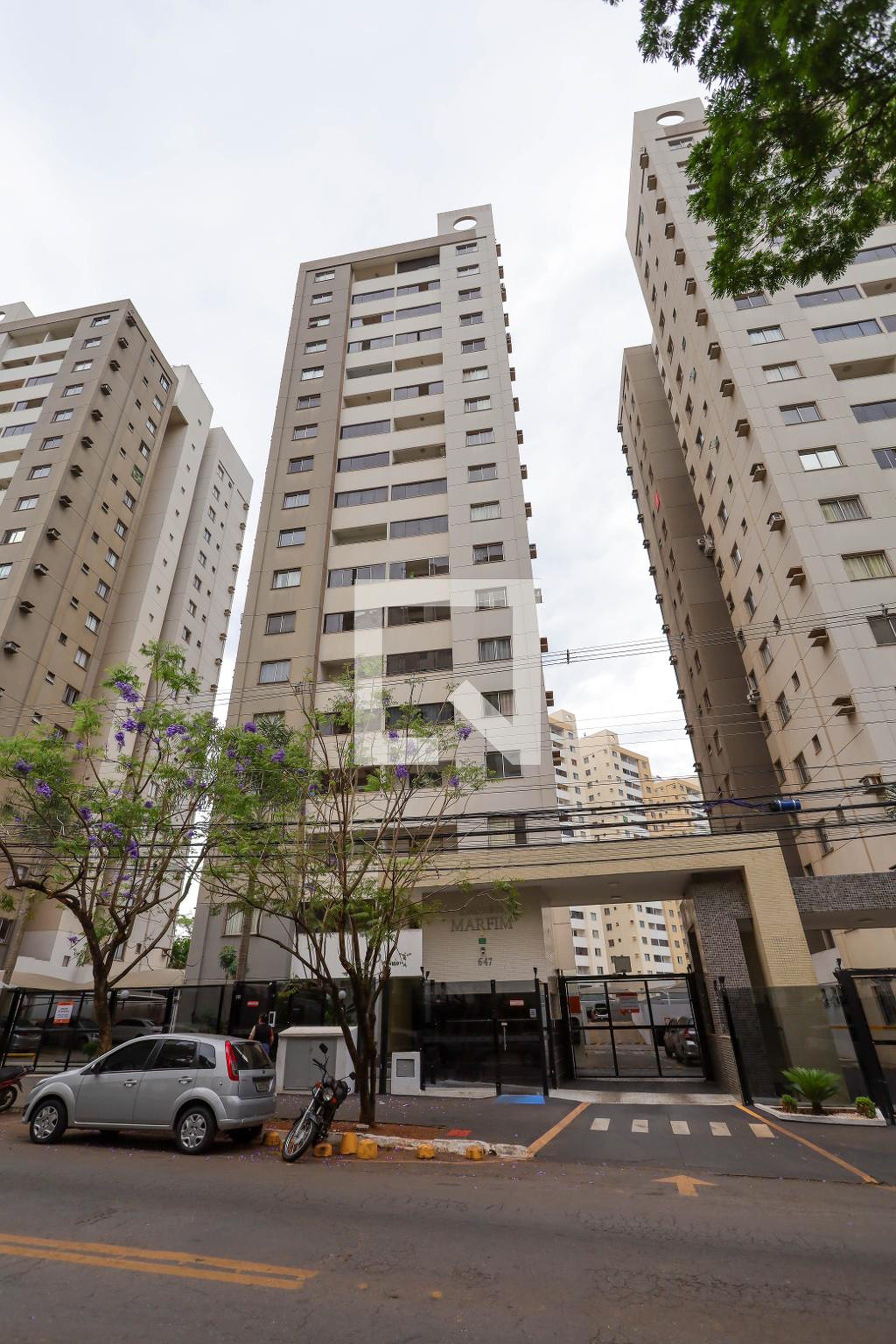 Fachada do Condomínio Condomínio Marfim